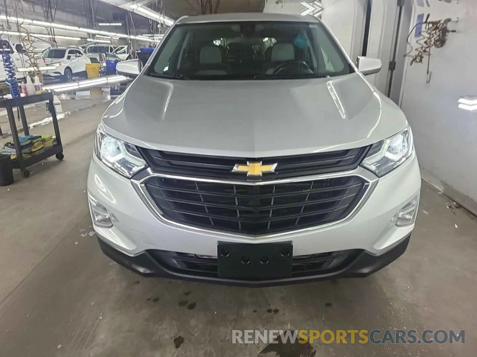 26 Photograph of a damaged car 2GNAXTEV7M6105211 CHEVROLET EQUINOX 2021