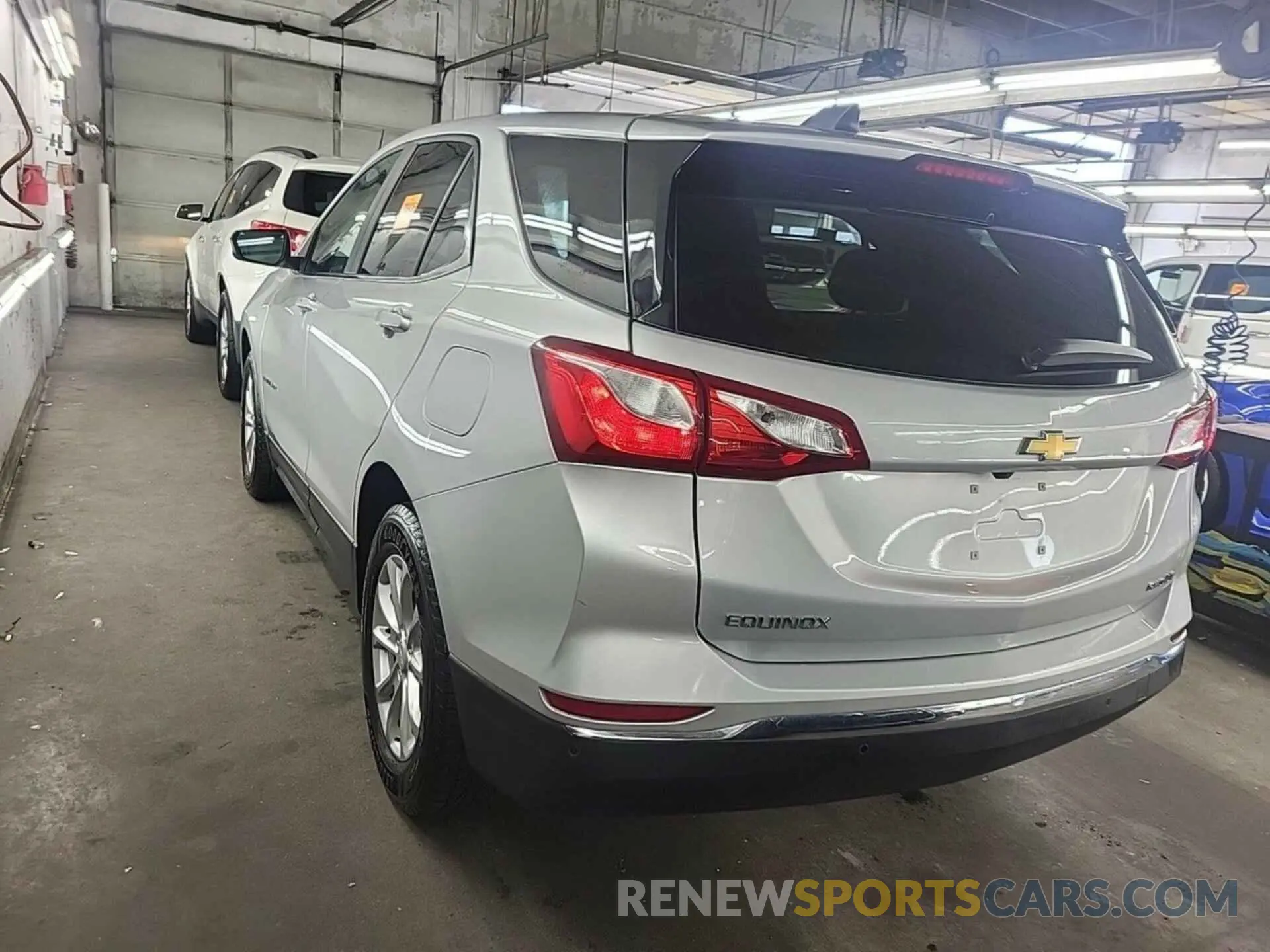 5 Photograph of a damaged car 2GNAXTEV7M6105211 CHEVROLET EQUINOX 2021