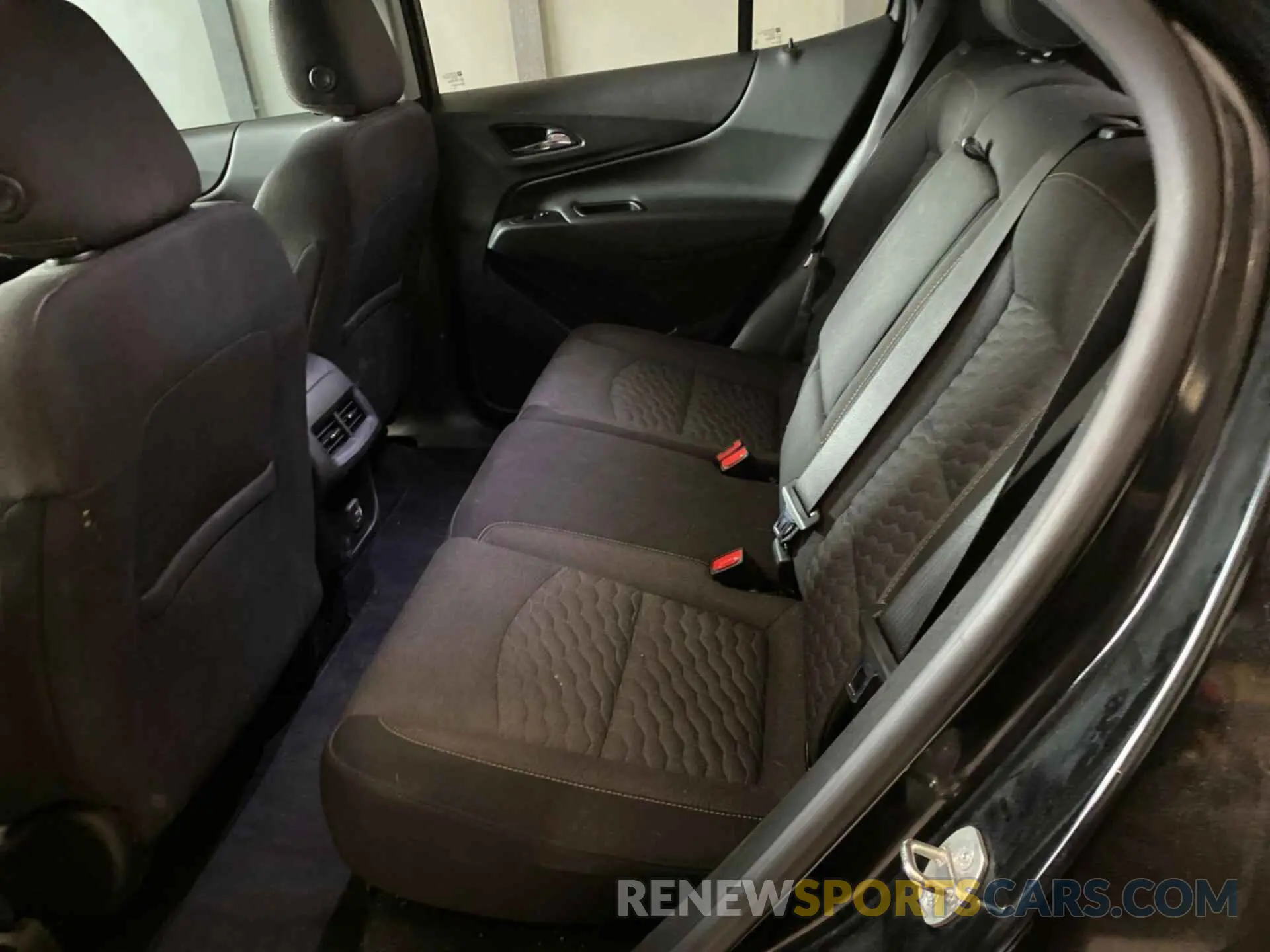 13 Photograph of a damaged car 2GNAXTEV7M6106116 CHEVROLET EQUINOX 2021