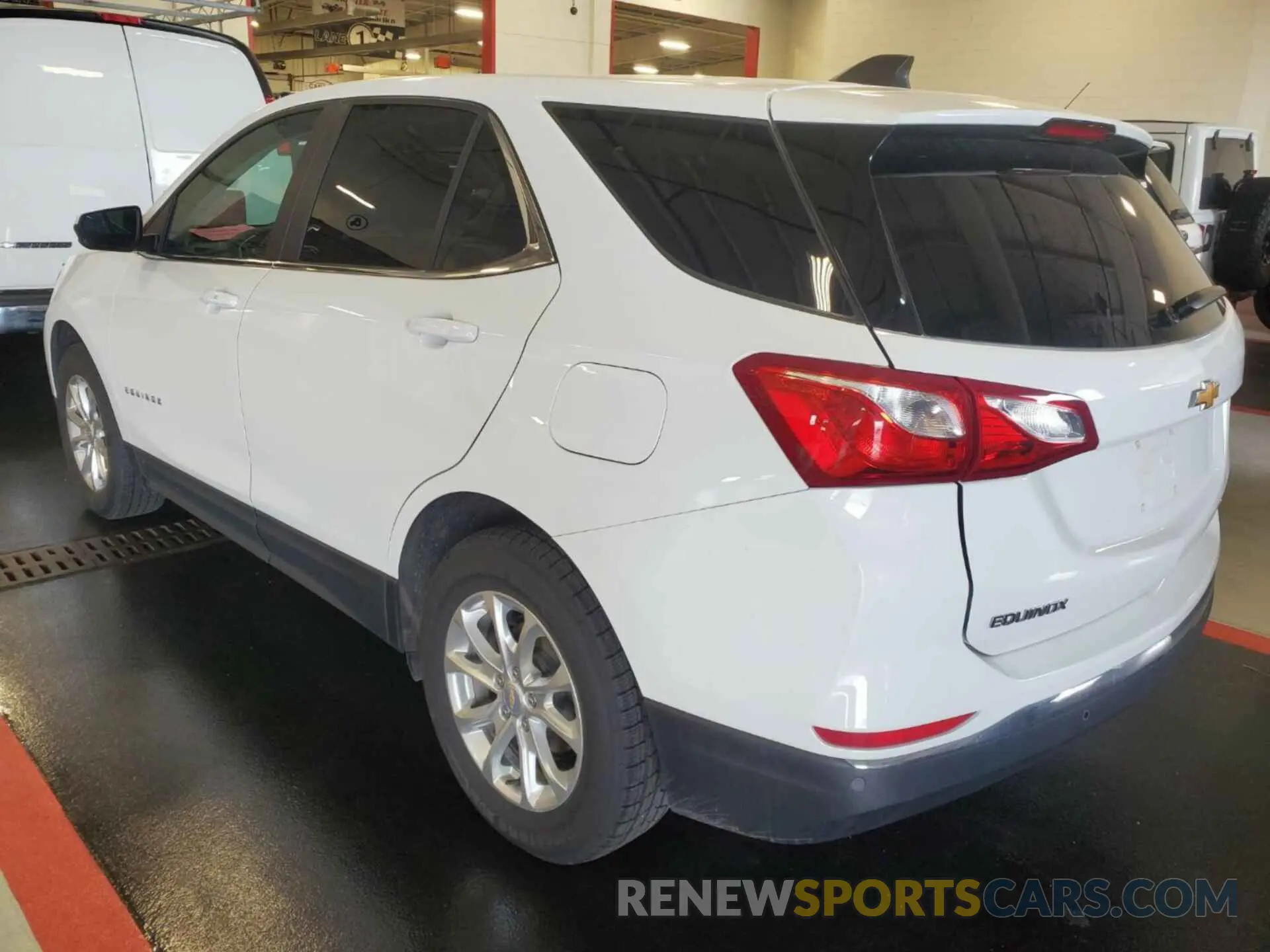 2 Photograph of a damaged car 2GNAXTEV7M6156806 CHEVROLET EQUINOX 2021