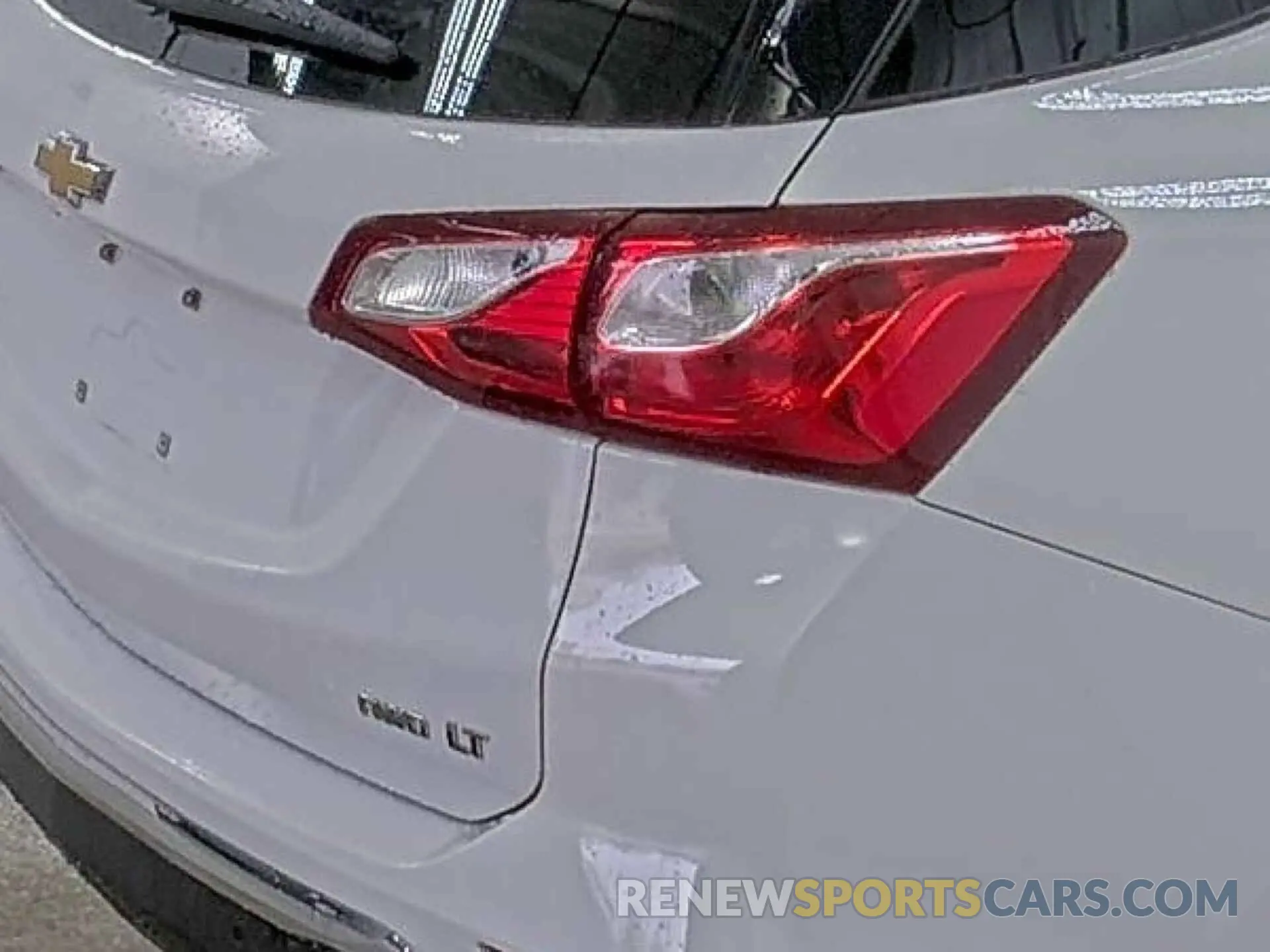 13 Photograph of a damaged car 2GNAXTEV7M6160144 CHEVROLET EQUINOX 2021