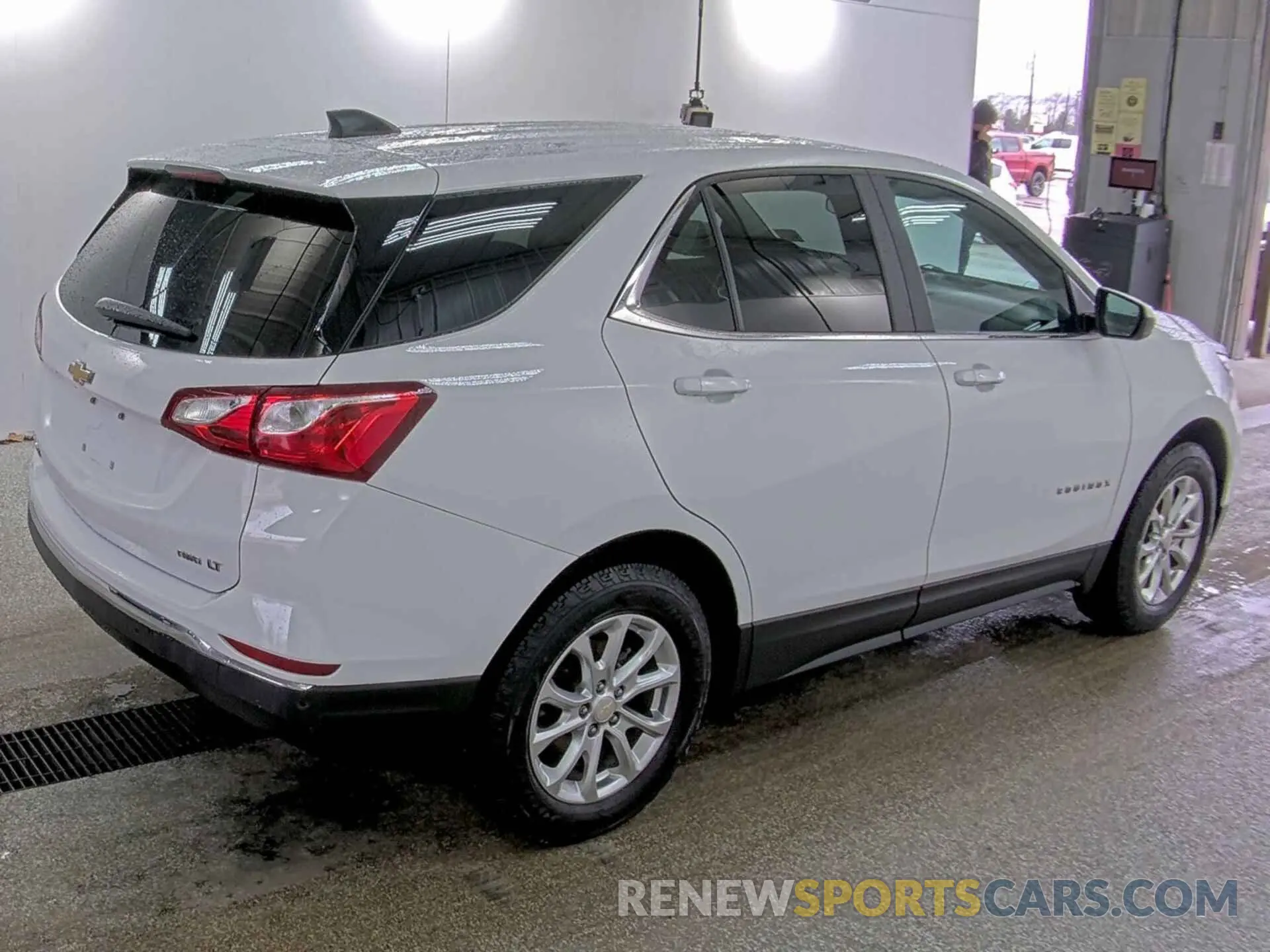 19 Photograph of a damaged car 2GNAXTEV7M6160144 CHEVROLET EQUINOX 2021