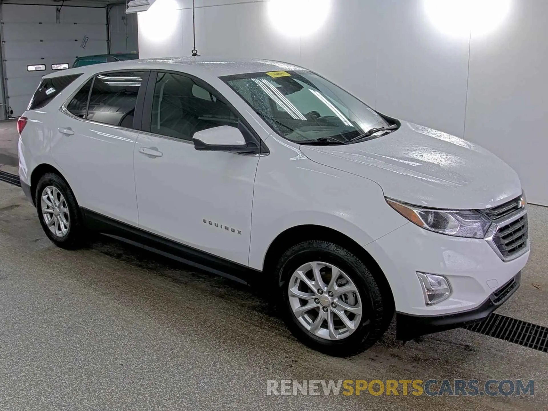 21 Photograph of a damaged car 2GNAXTEV7M6160144 CHEVROLET EQUINOX 2021