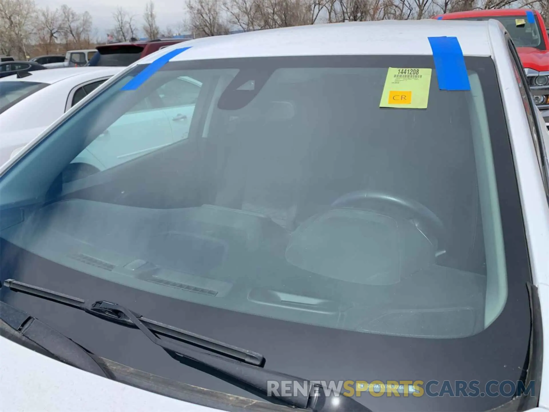 18 Photograph of a damaged car 2GNAXTEV7M6160564 CHEVROLET EQUINOX 2021