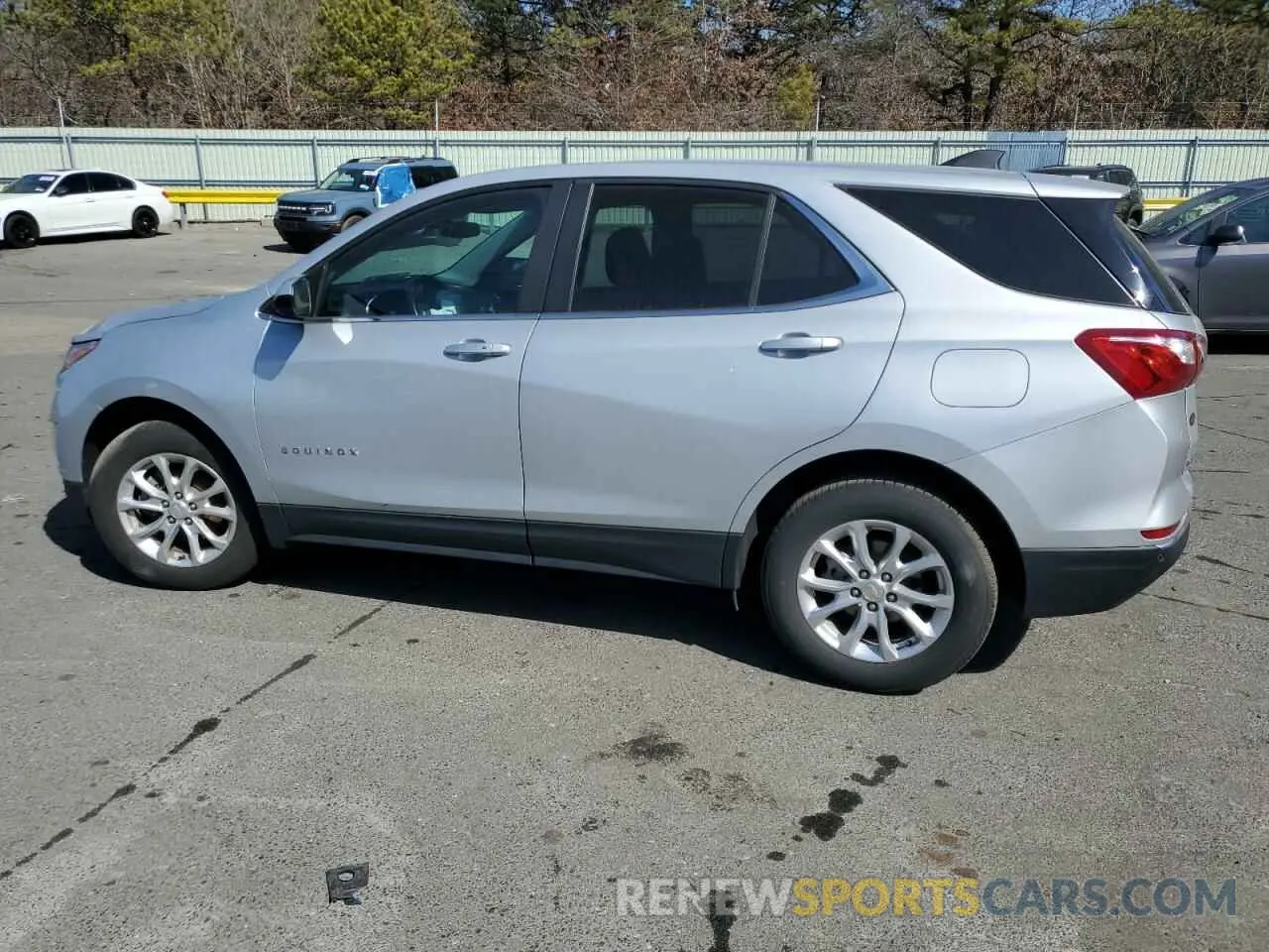 2 Photograph of a damaged car 2GNAXTEV7M6162556 CHEVROLET EQUINOX 2021