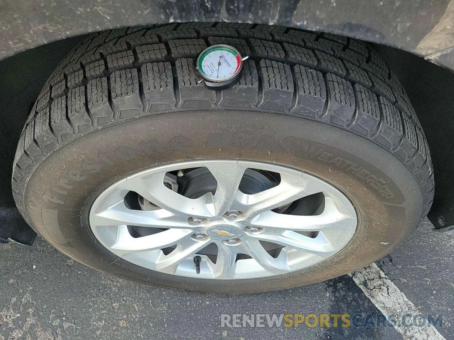 19 Photograph of a damaged car 2GNAXTEV8M6104696 CHEVROLET EQUINOX 2021