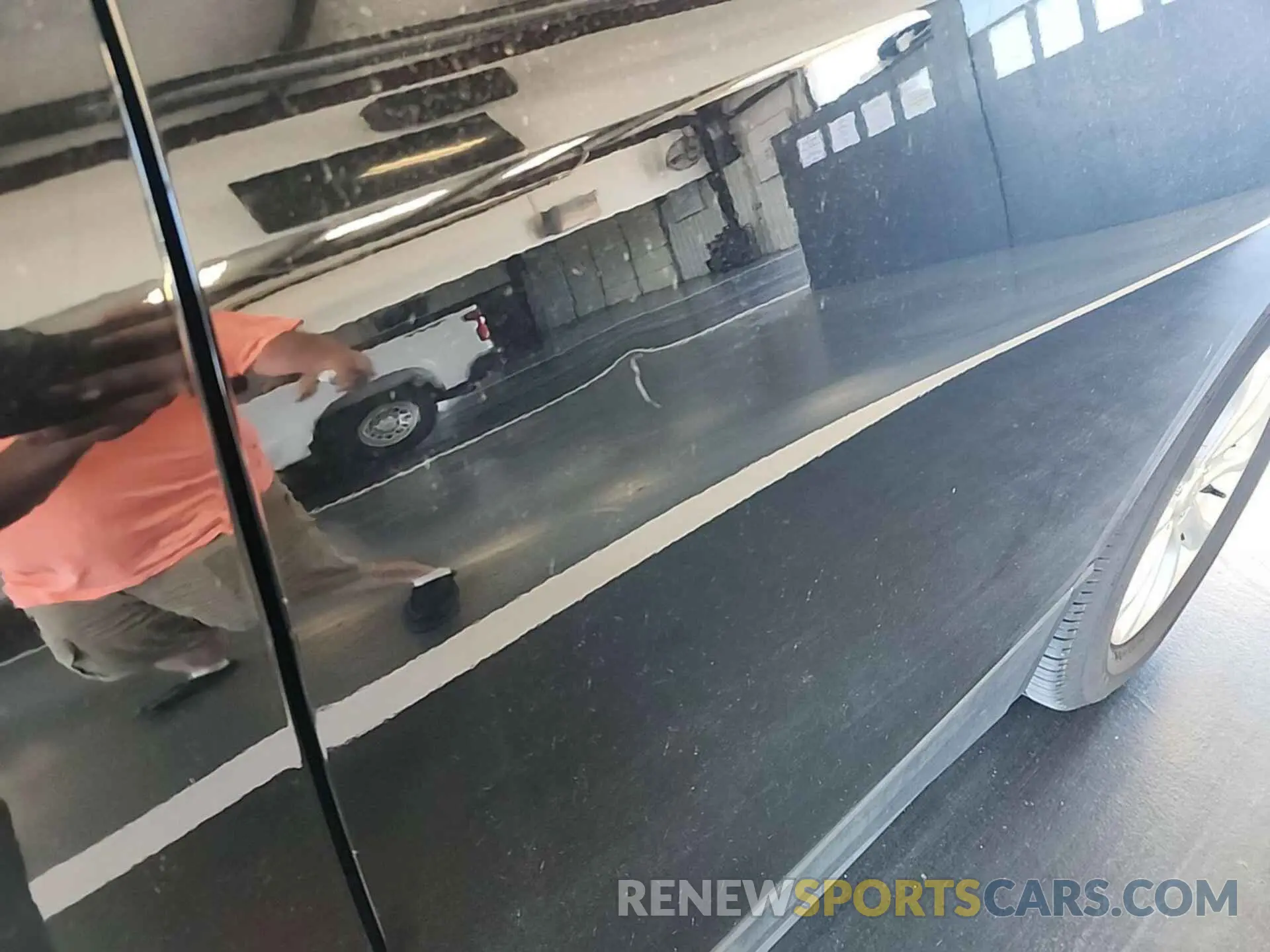 17 Photograph of a damaged car 2GNAXTEV9M6108319 CHEVROLET EQUINOX 2021