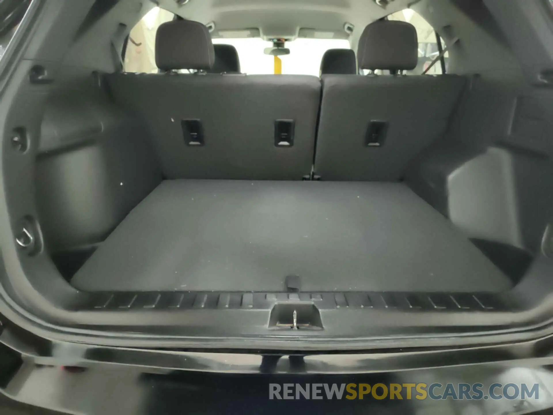 21 Photograph of a damaged car 2GNAXTEV9M6148478 CHEVROLET EQUINOX 2021