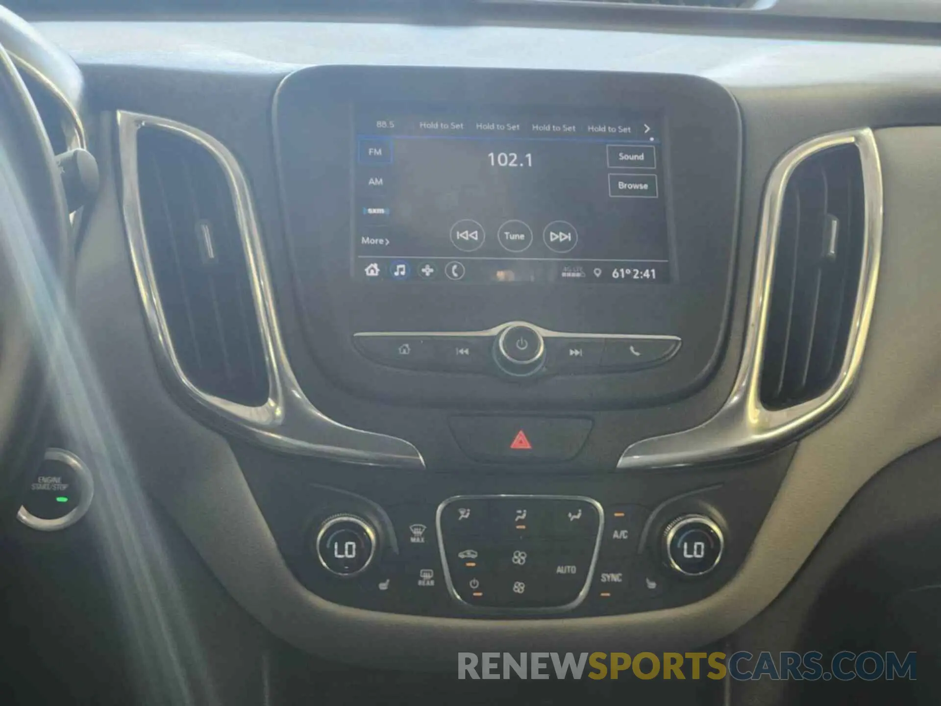 13 Photograph of a damaged car 2GNAXTEVXM6103999 CHEVROLET EQUINOX 2021