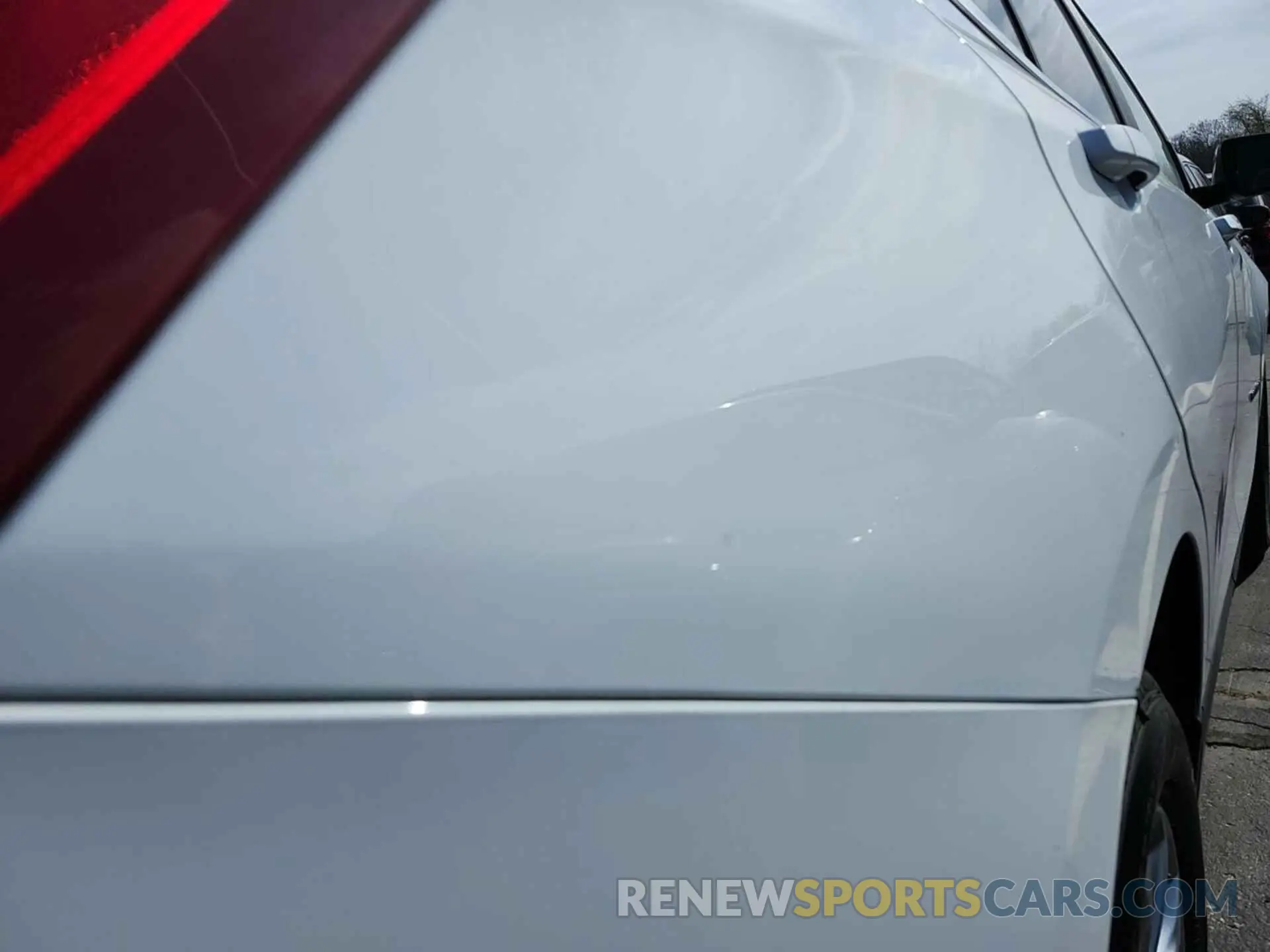 18 Photograph of a damaged car 2GNAXTEVXM6103999 CHEVROLET EQUINOX 2021