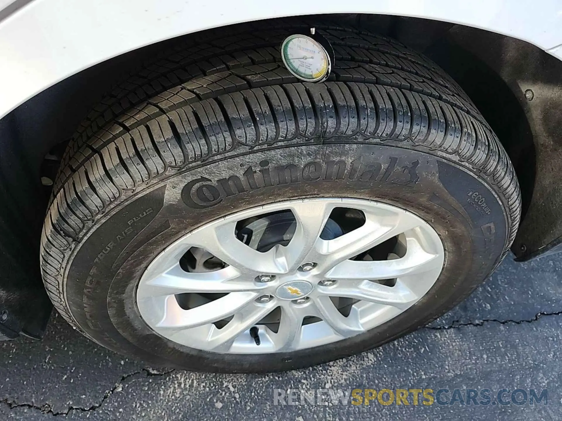 19 Photograph of a damaged car 2GNAXTEVXM6103999 CHEVROLET EQUINOX 2021