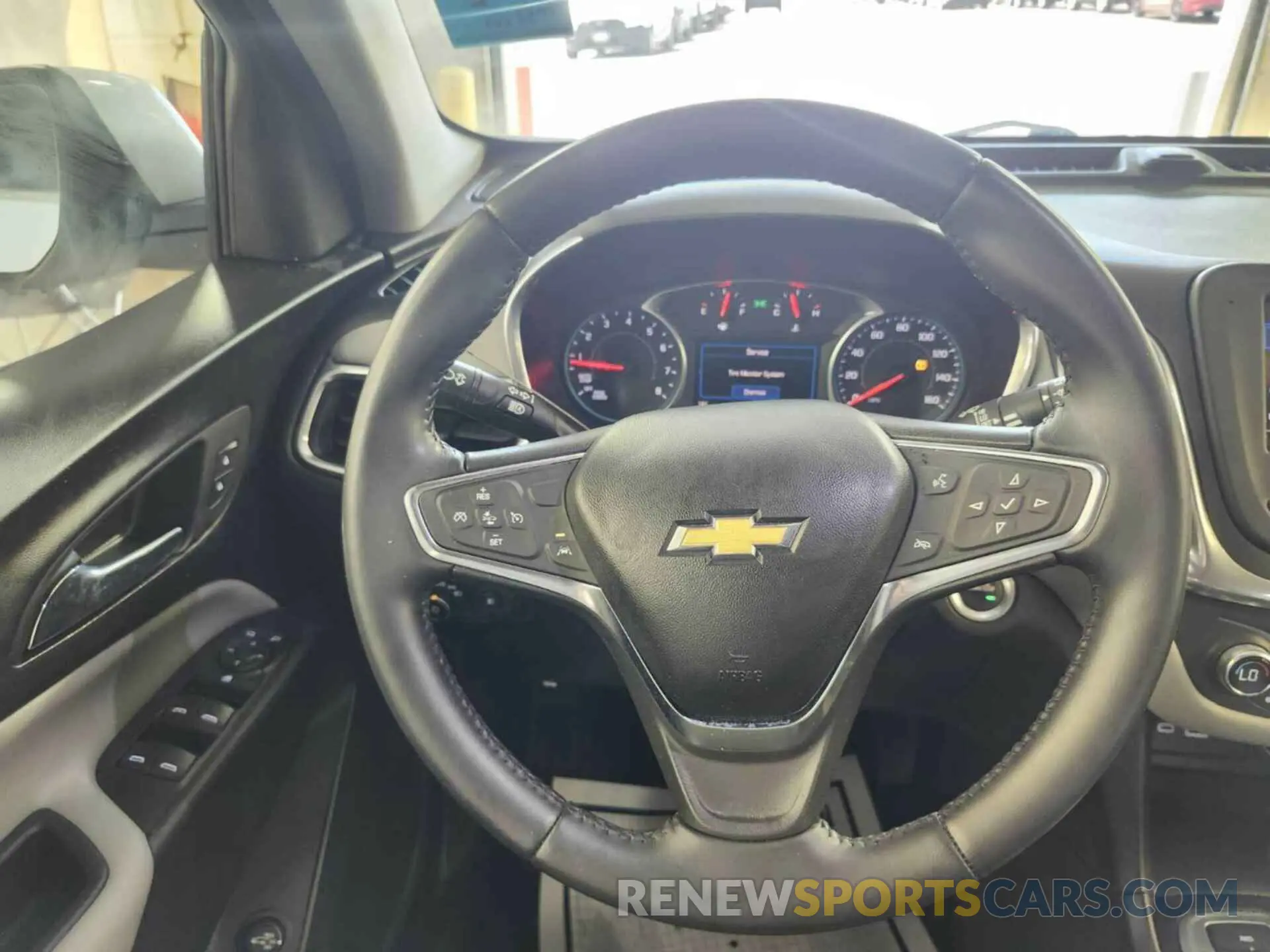 26 Photograph of a damaged car 2GNAXTEVXM6103999 CHEVROLET EQUINOX 2021
