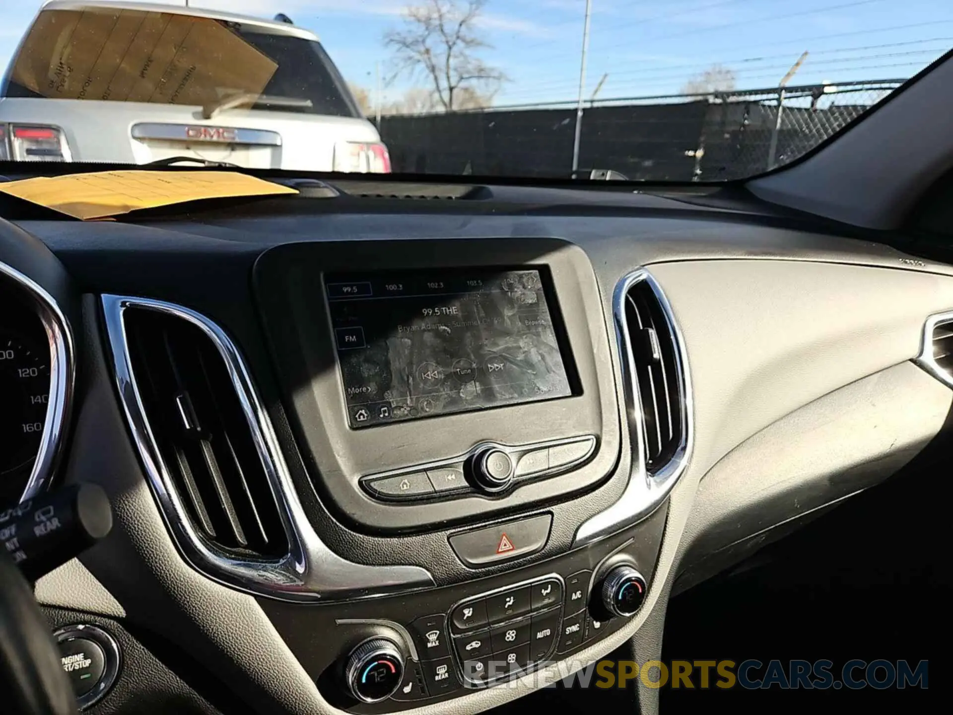 17 Photograph of a damaged car 2GNAXTEVXM6107874 CHEVROLET EQUINOX 2021