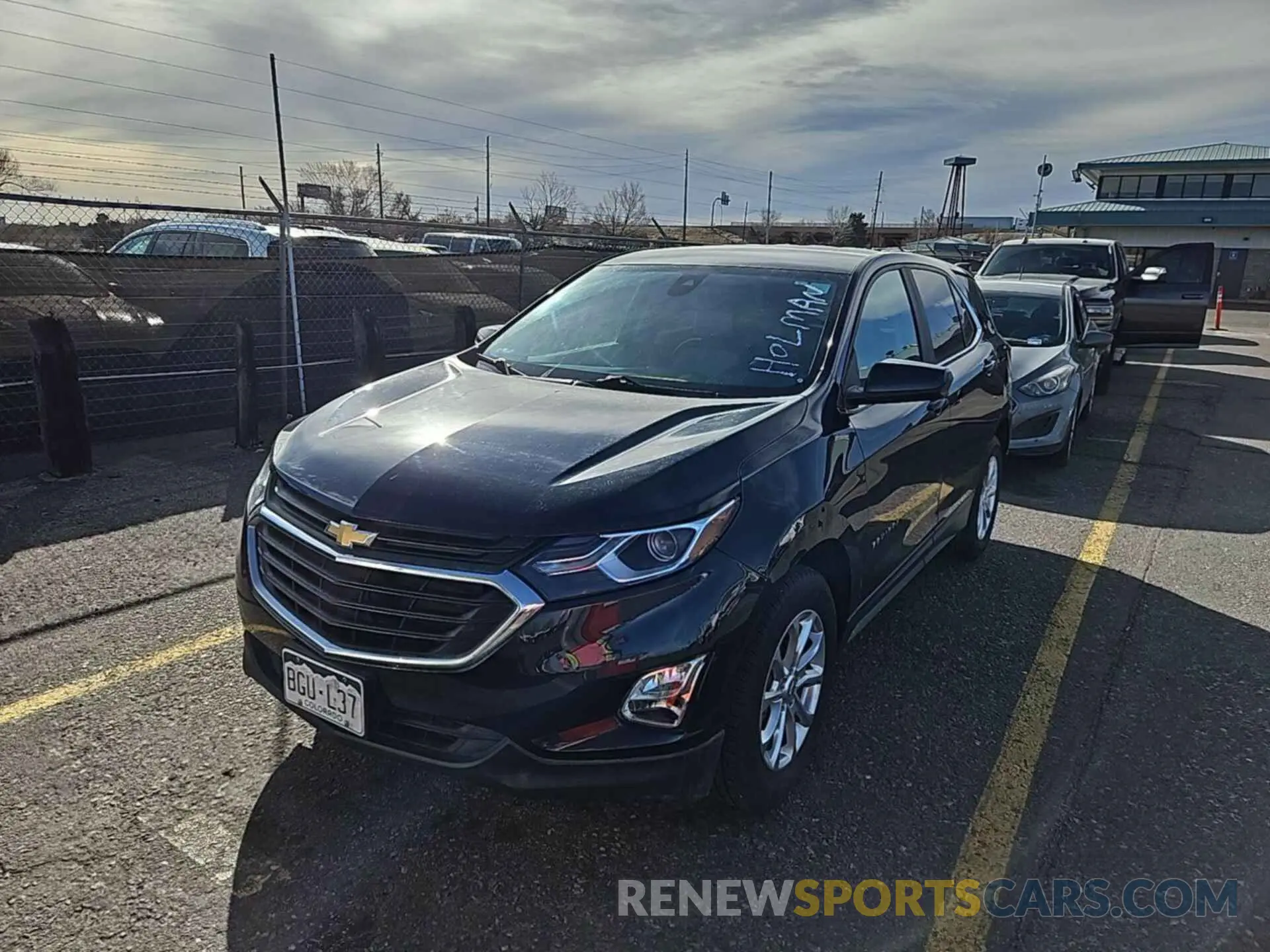 8 Photograph of a damaged car 2GNAXTEVXM6107874 CHEVROLET EQUINOX 2021