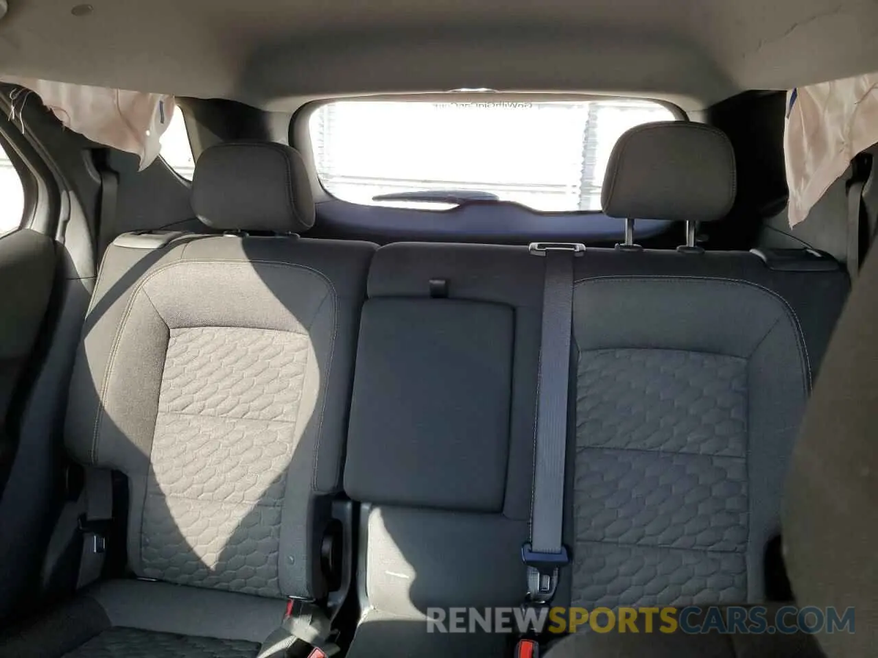 10 Photograph of a damaged car 2GNAXTEVXM6141684 CHEVROLET EQUINOX 2021