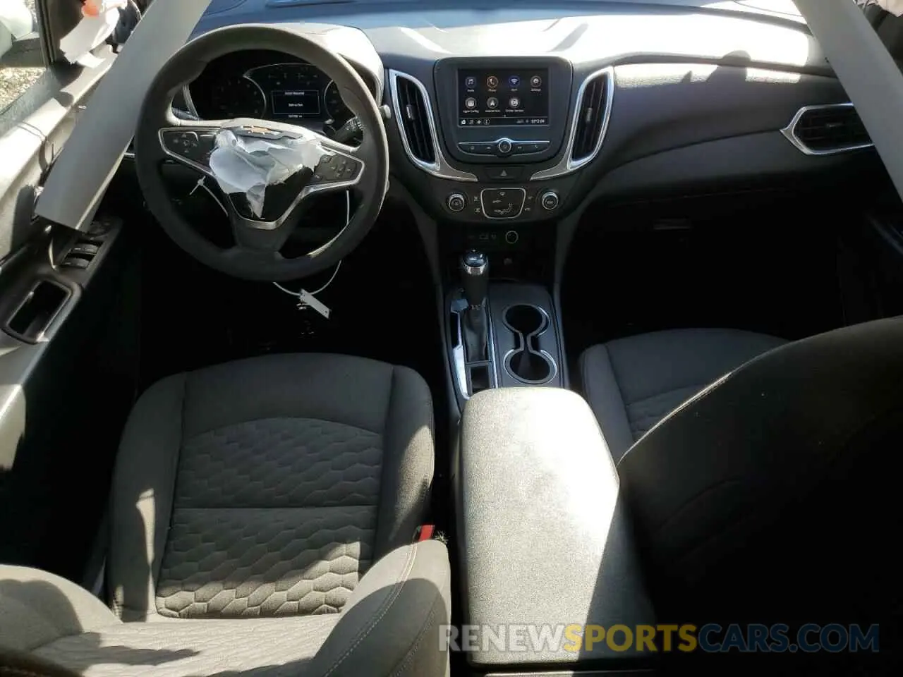 8 Photograph of a damaged car 2GNAXTEVXM6141684 CHEVROLET EQUINOX 2021