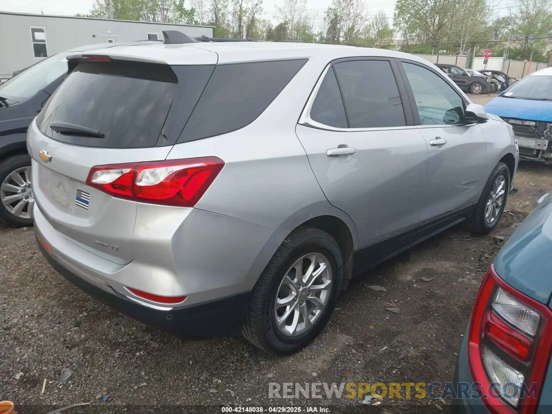 4 Photograph of a damaged car 2GNAXTEVXM6160834 CHEVROLET EQUINOX 2021
