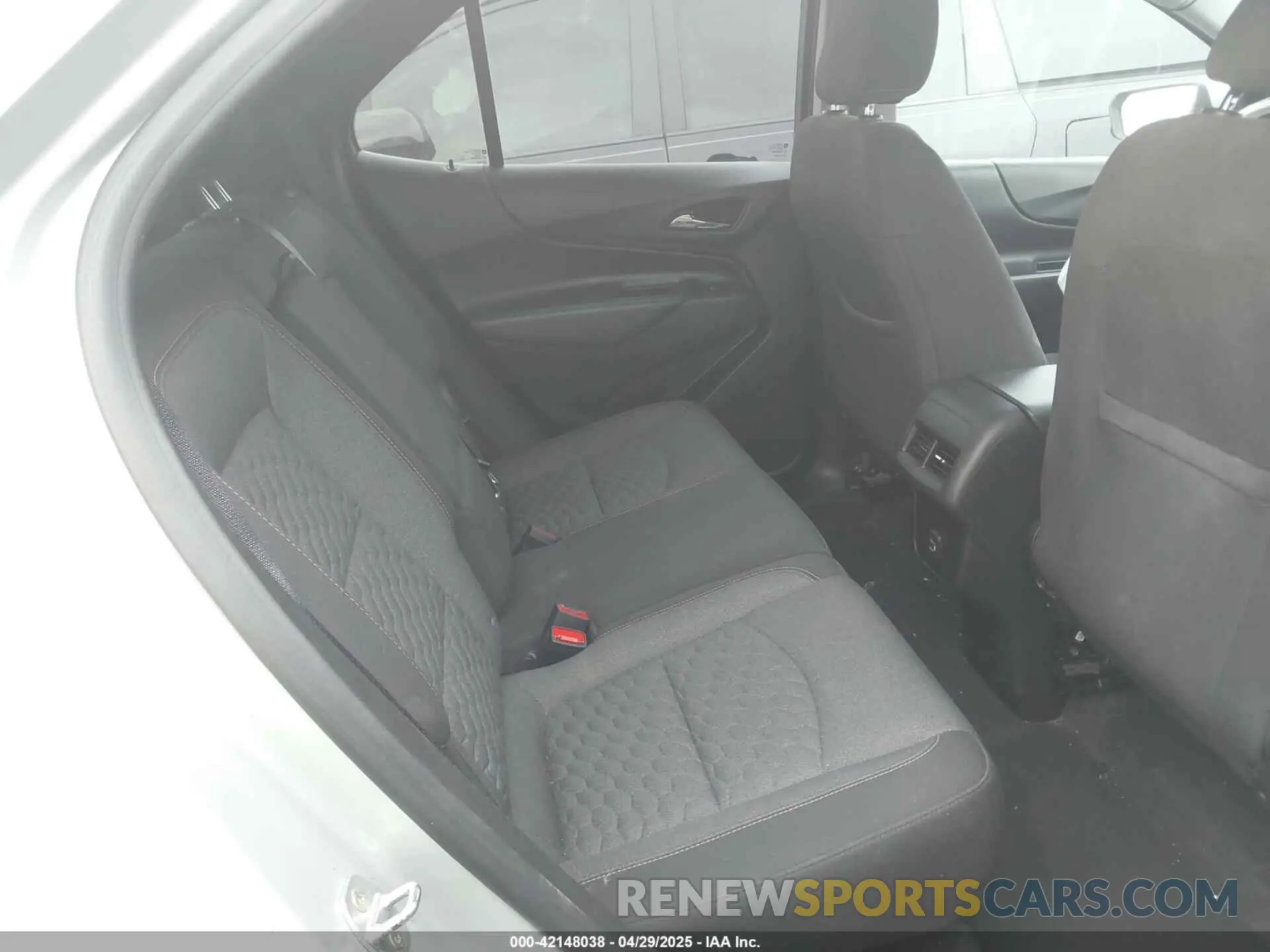 8 Photograph of a damaged car 2GNAXTEVXM6160834 CHEVROLET EQUINOX 2021
