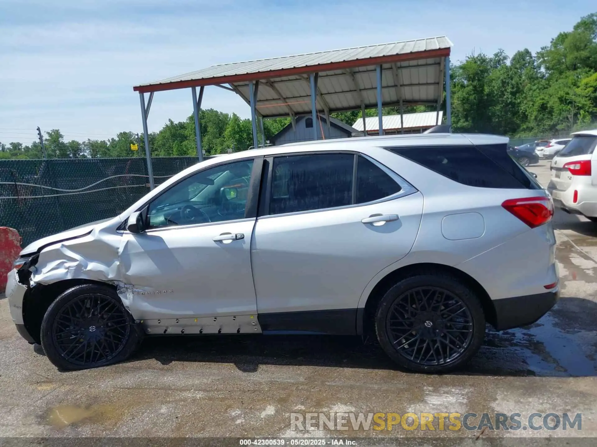 14 Photograph of a damaged car 2GNAXUEV0M6106898 CHEVROLET EQUINOX 2021