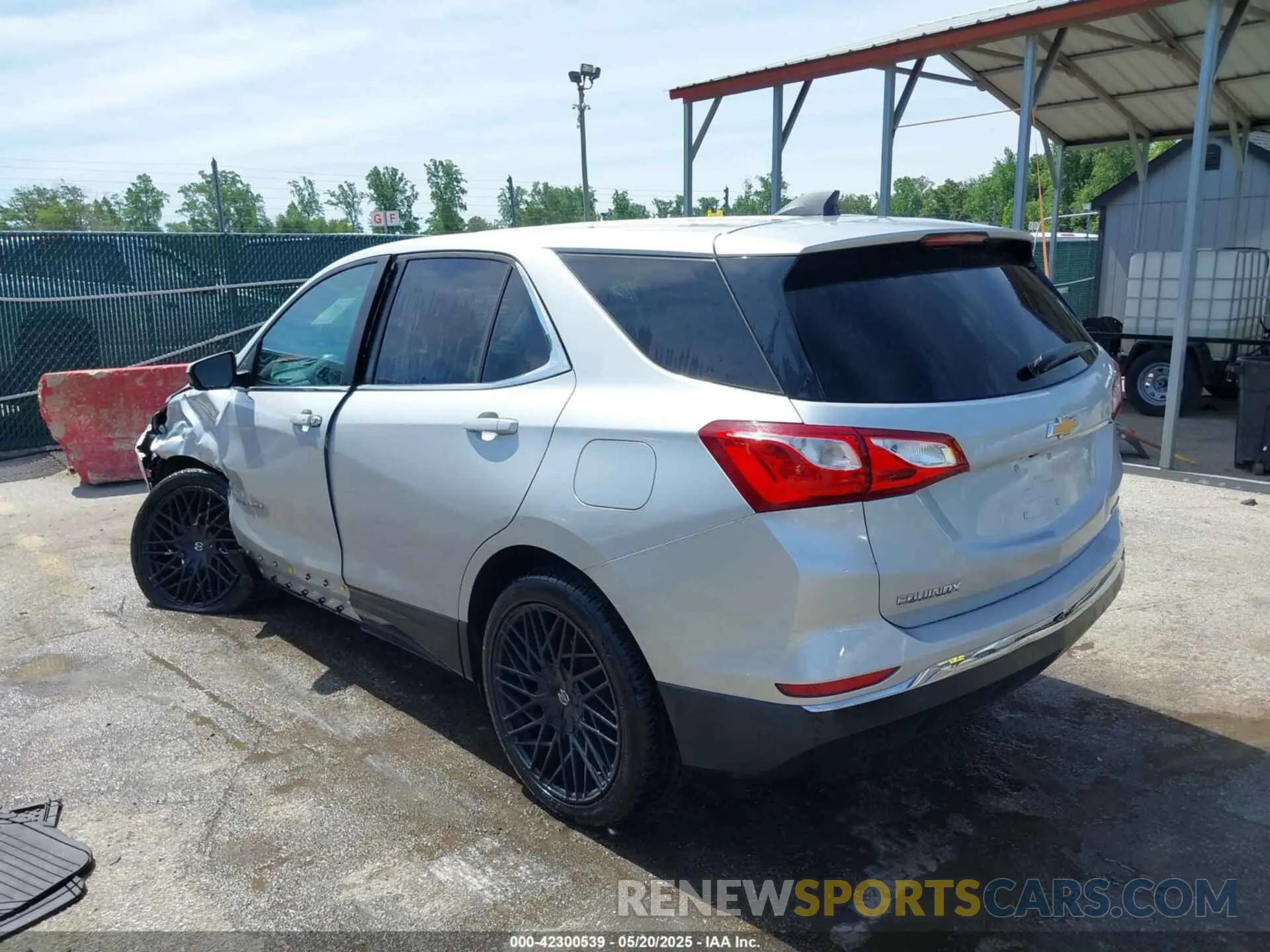 3 Photograph of a damaged car 2GNAXUEV0M6106898 CHEVROLET EQUINOX 2021