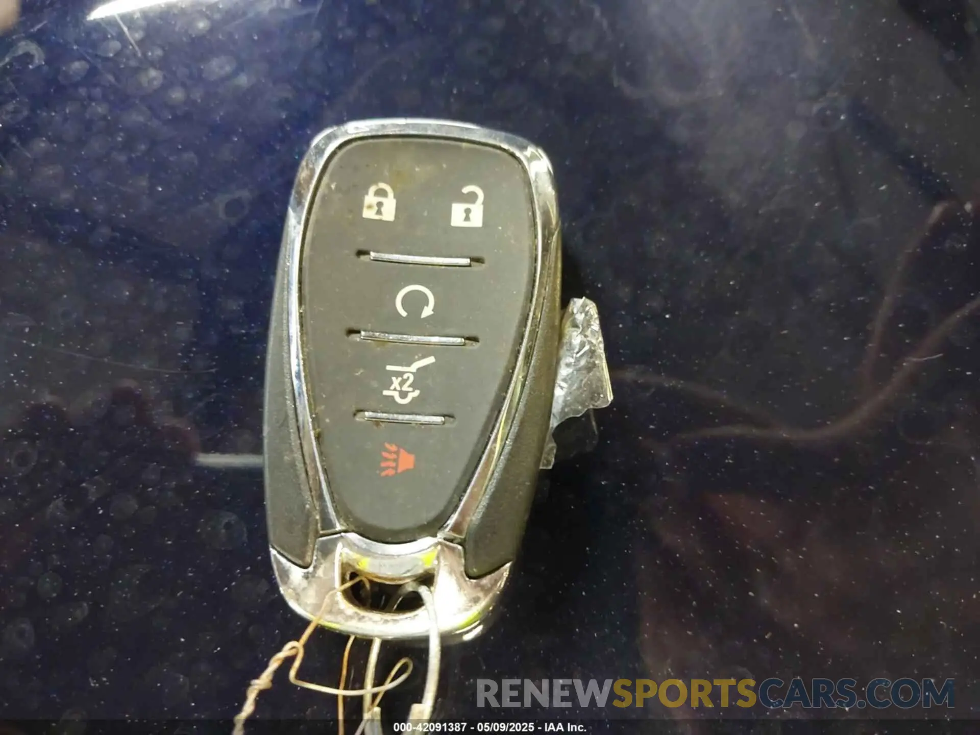 11 Photograph of a damaged car 2GNAXUEV0M6145104 CHEVROLET EQUINOX 2021