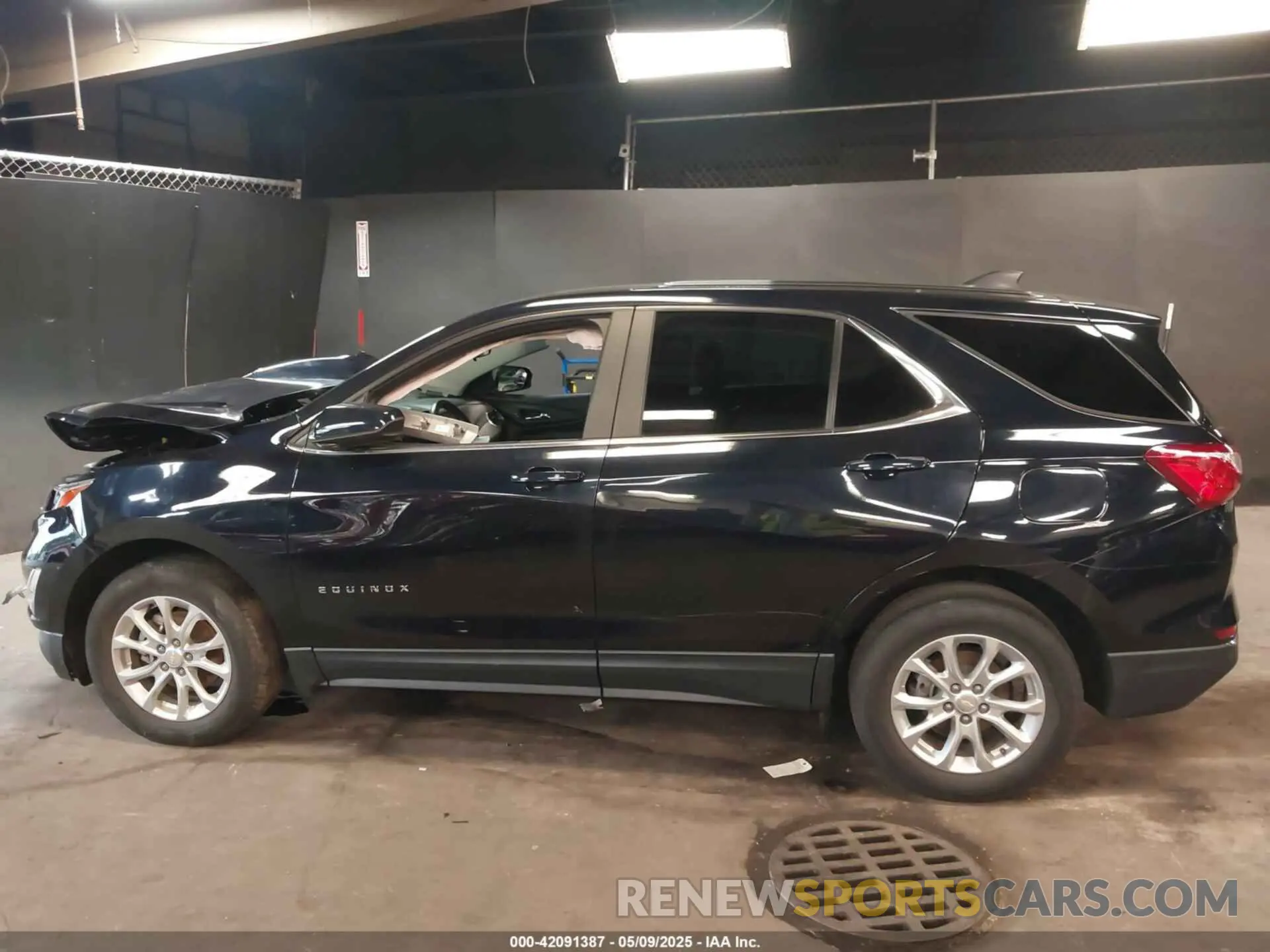 14 Photograph of a damaged car 2GNAXUEV0M6145104 CHEVROLET EQUINOX 2021