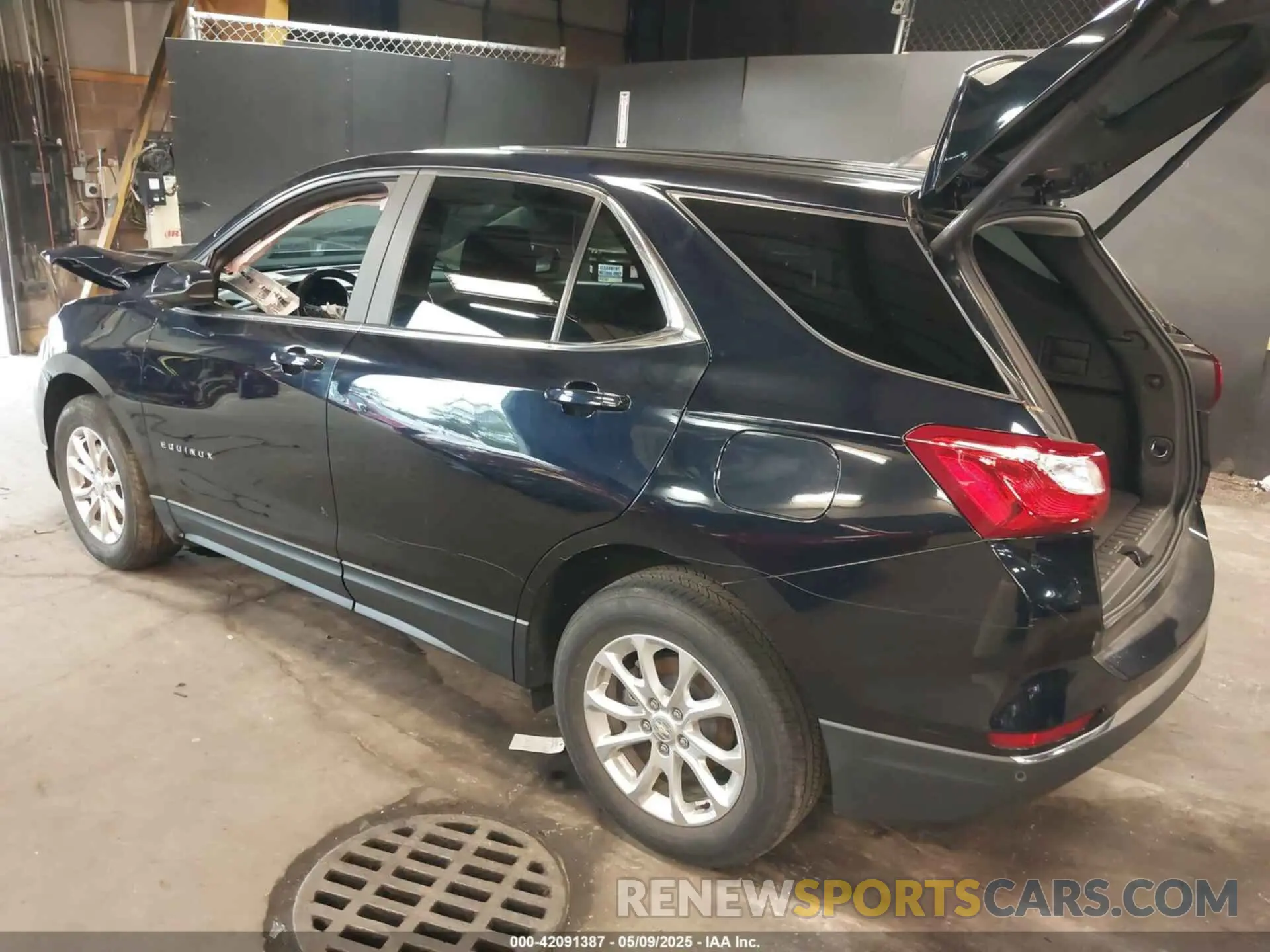 3 Photograph of a damaged car 2GNAXUEV0M6145104 CHEVROLET EQUINOX 2021