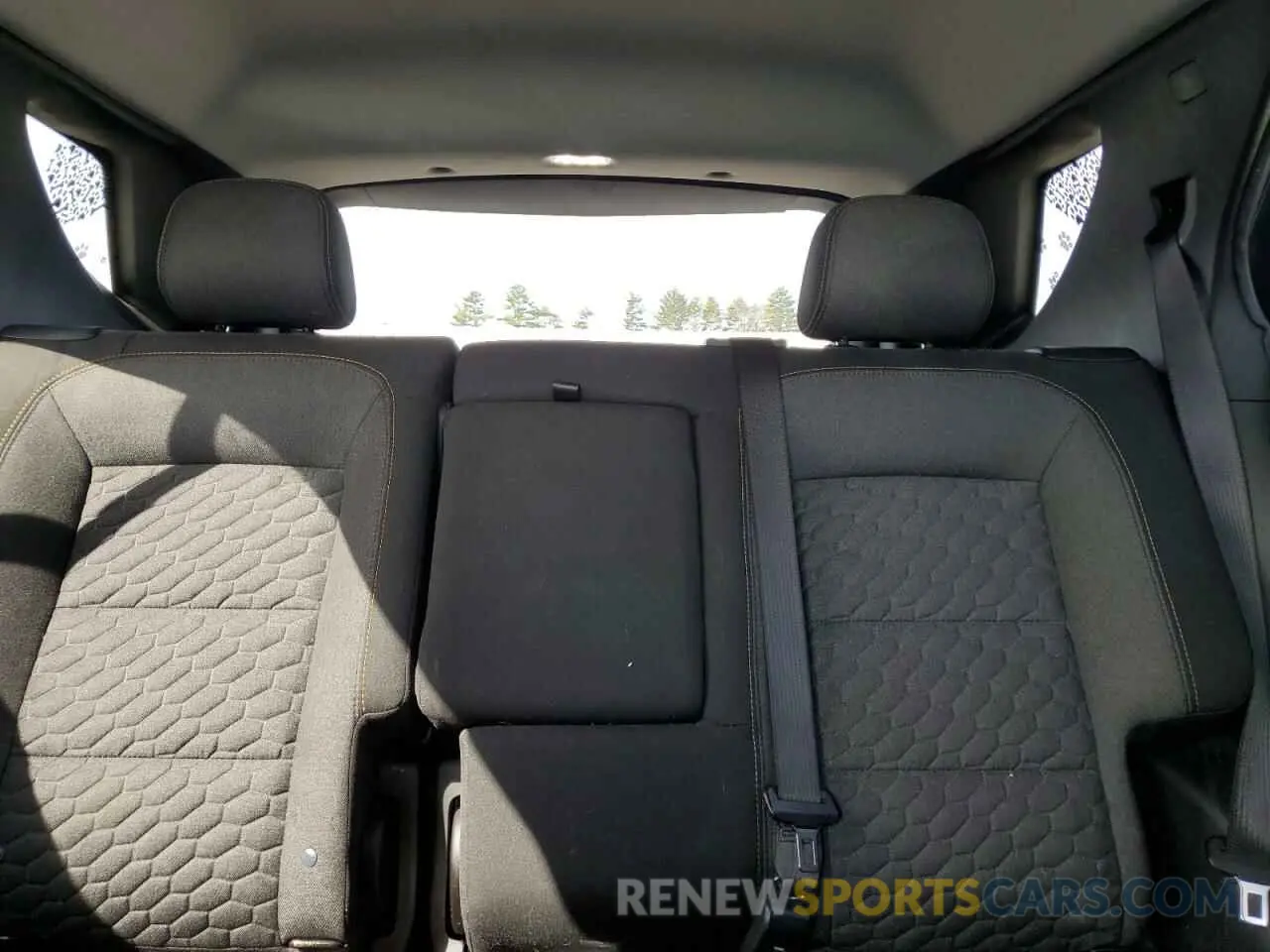10 Photograph of a damaged car 2GNAXUEV0M6145166 CHEVROLET EQUINOX 2021