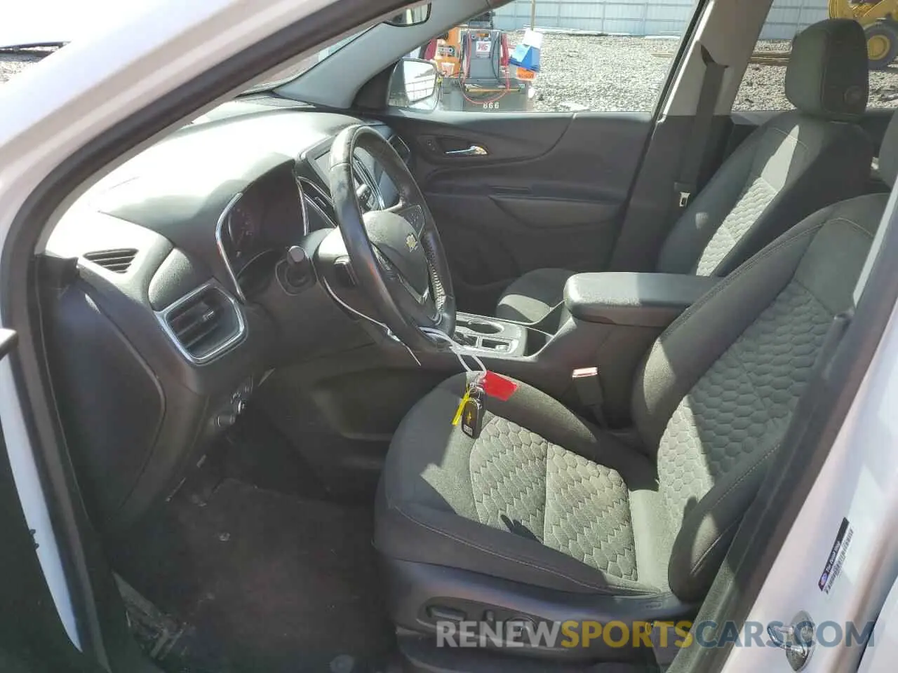 7 Photograph of a damaged car 2GNAXUEV0M6145166 CHEVROLET EQUINOX 2021