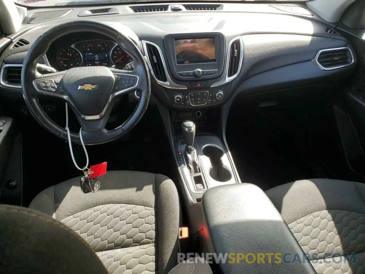8 Photograph of a damaged car 2GNAXUEV0M6145166 CHEVROLET EQUINOX 2021