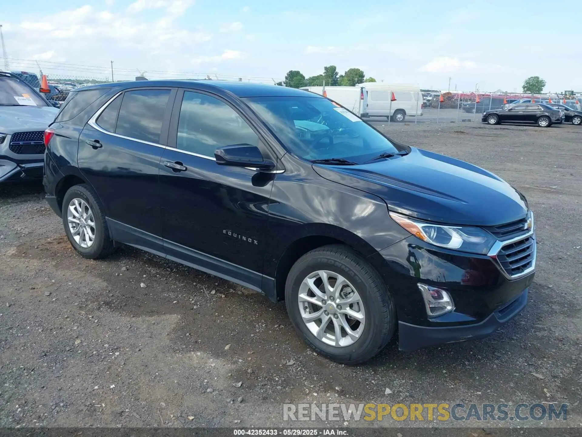 1 Photograph of a damaged car 2GNAXUEV1M6101502 CHEVROLET EQUINOX 2021