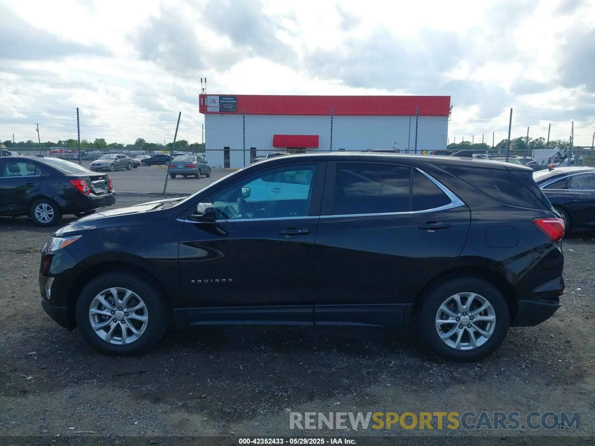 14 Photograph of a damaged car 2GNAXUEV1M6101502 CHEVROLET EQUINOX 2021