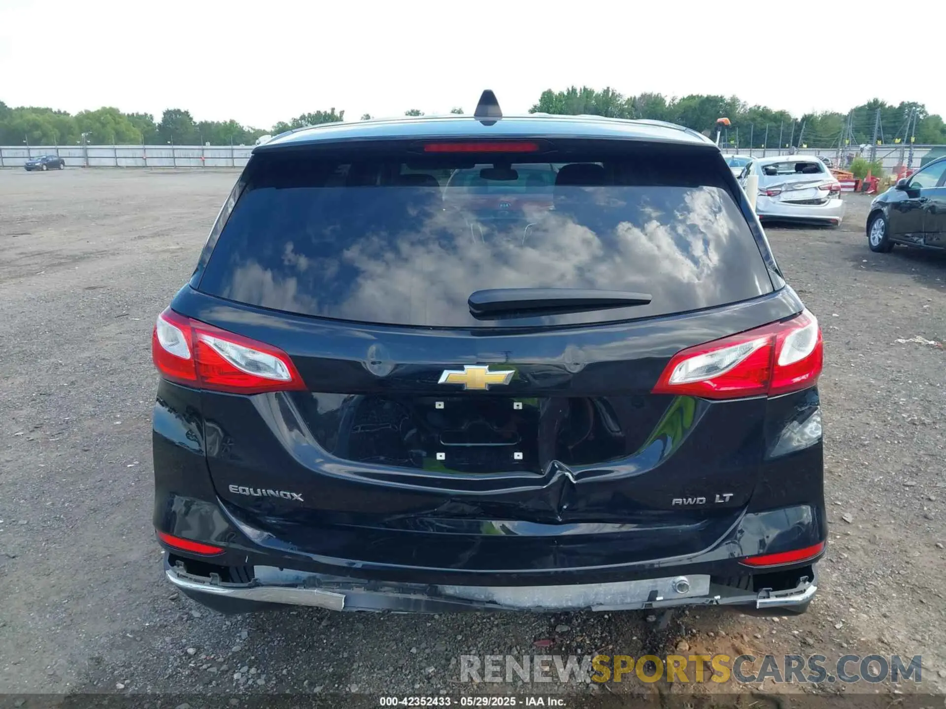 16 Photograph of a damaged car 2GNAXUEV1M6101502 CHEVROLET EQUINOX 2021