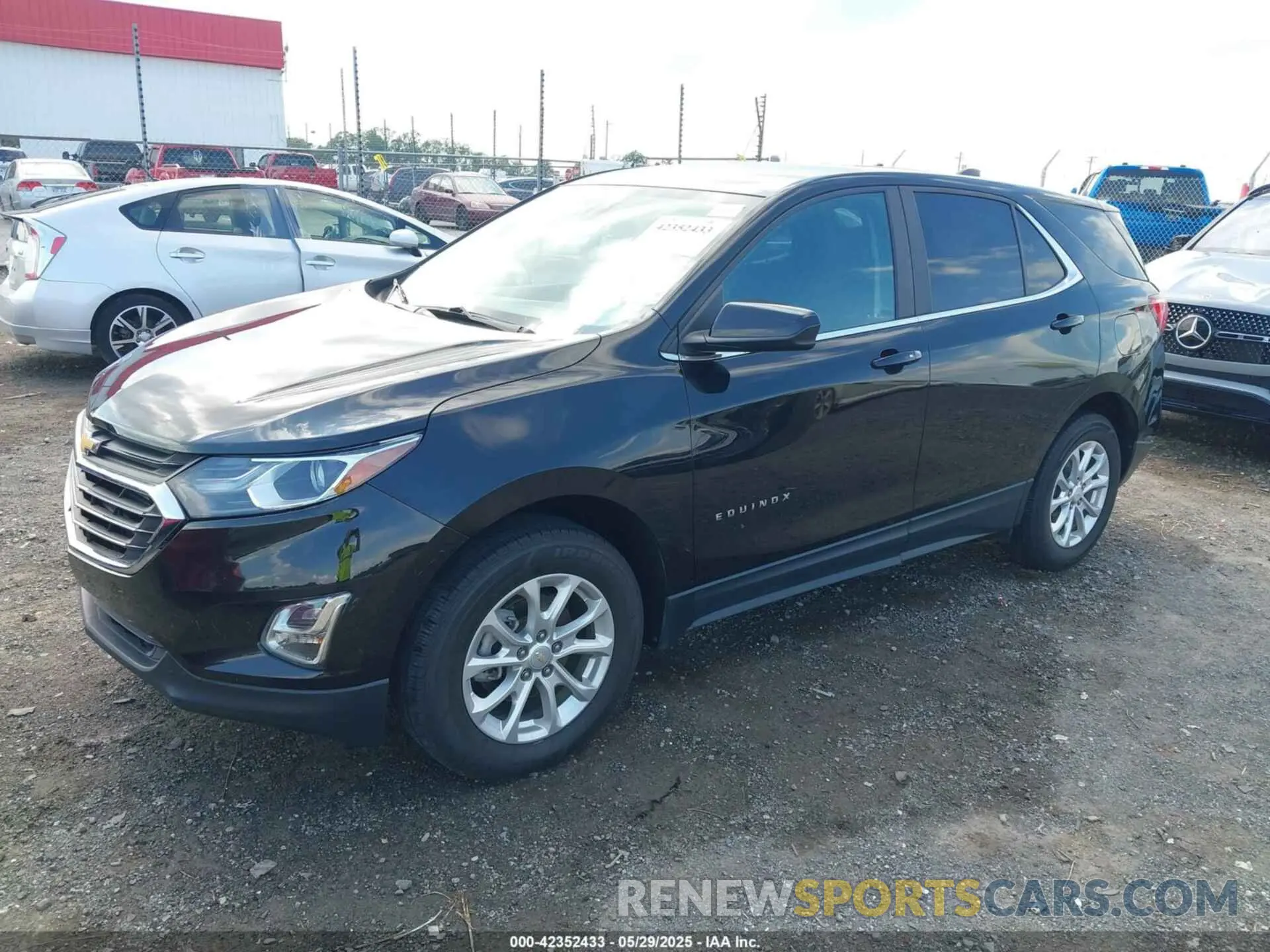 2 Photograph of a damaged car 2GNAXUEV1M6101502 CHEVROLET EQUINOX 2021