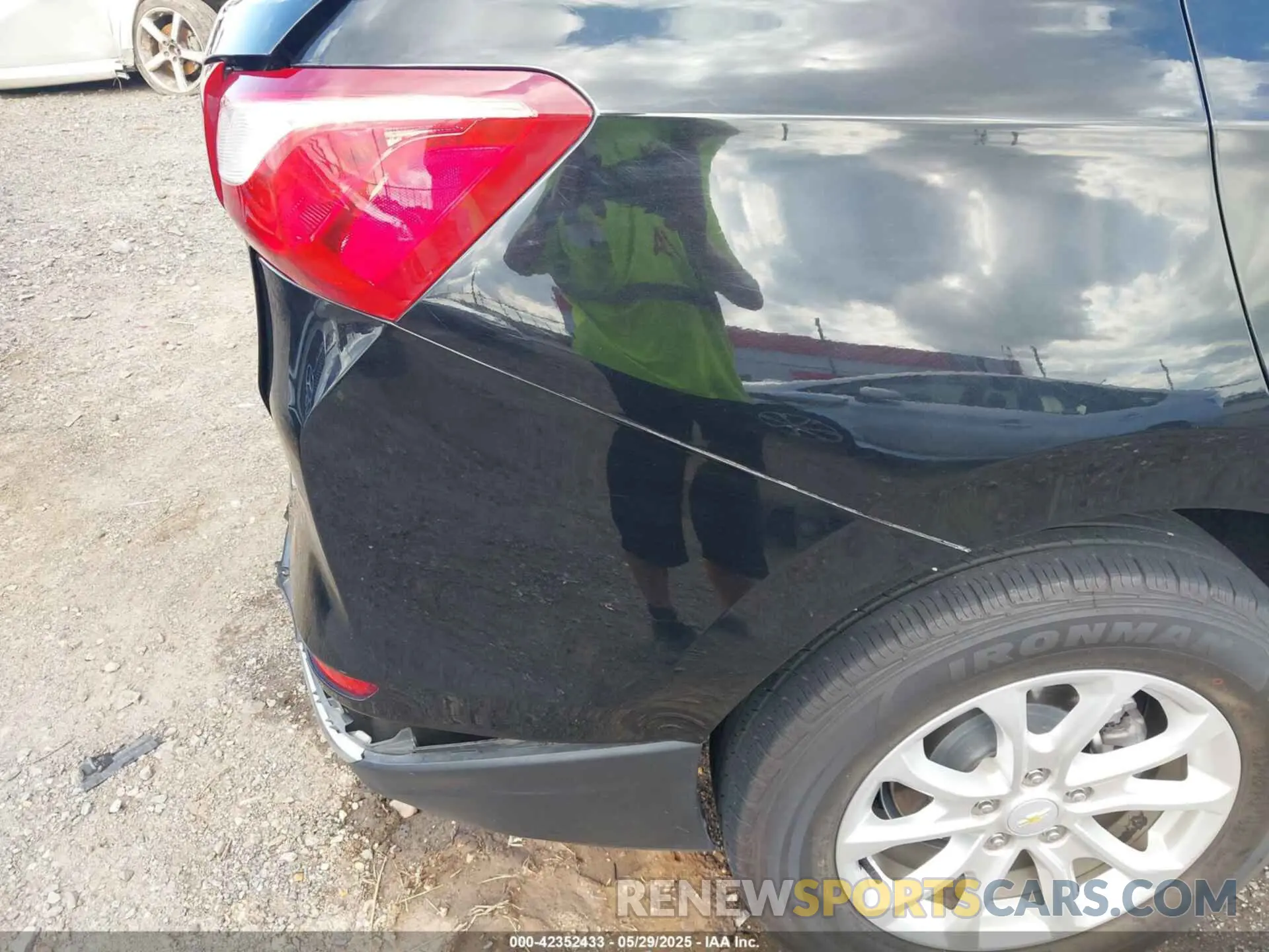 20 Photograph of a damaged car 2GNAXUEV1M6101502 CHEVROLET EQUINOX 2021