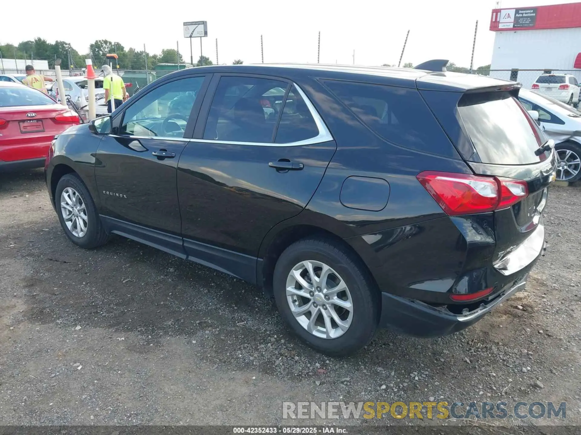 3 Photograph of a damaged car 2GNAXUEV1M6101502 CHEVROLET EQUINOX 2021
