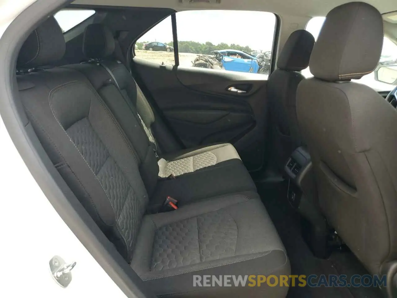 11 Photograph of a damaged car 2GNAXUEV1M6102018 CHEVROLET EQUINOX 2021