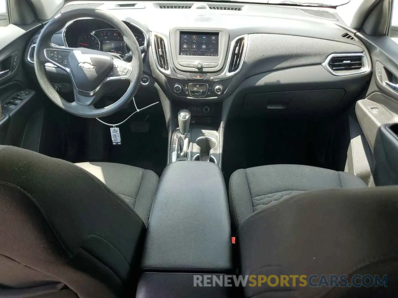 8 Photograph of a damaged car 2GNAXUEV1M6102018 CHEVROLET EQUINOX 2021