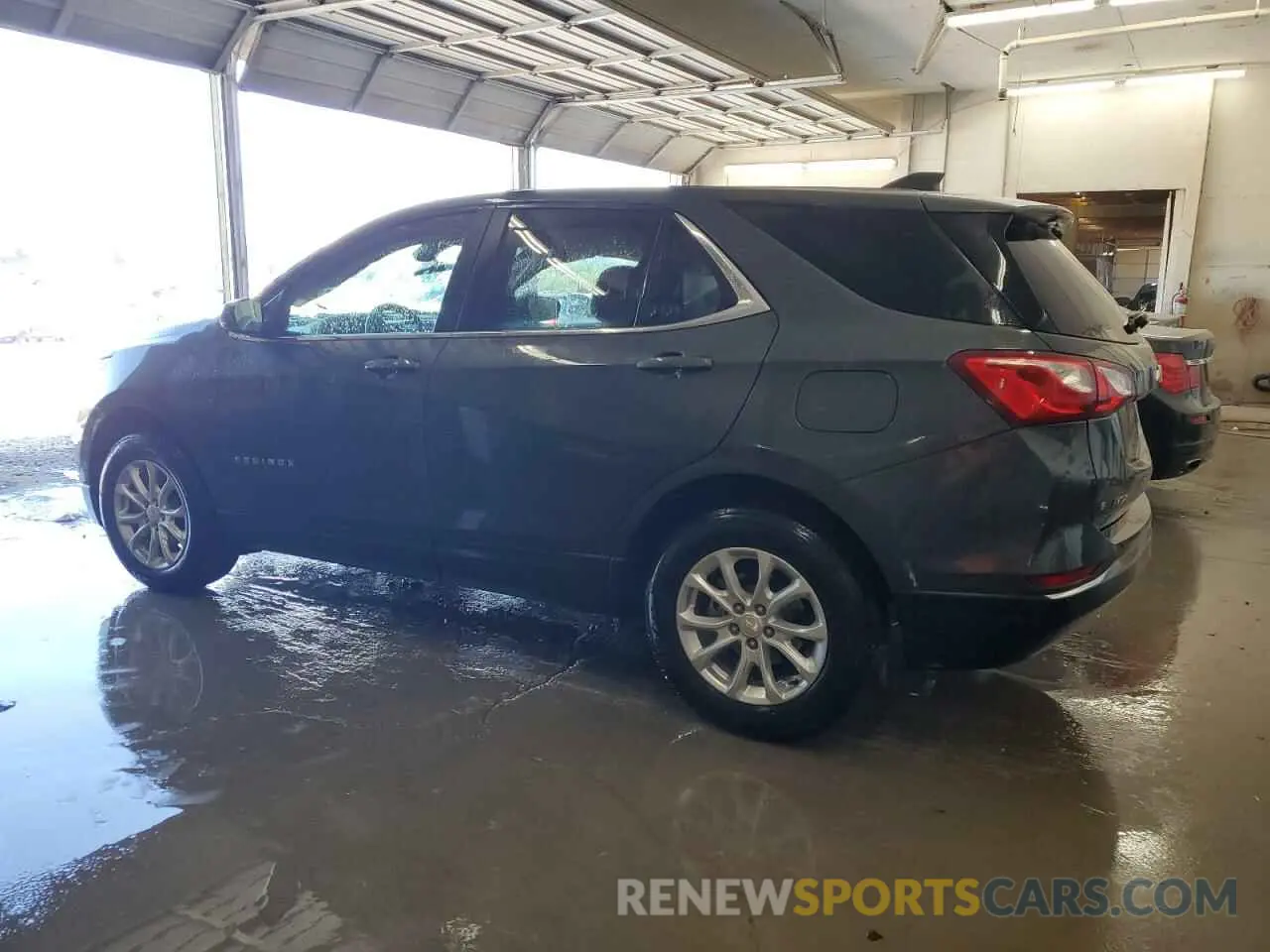 2 Photograph of a damaged car 2GNAXUEV1M6134368 CHEVROLET EQUINOX 2021