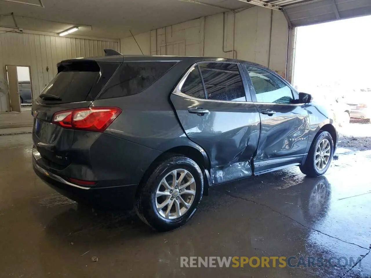 3 Photograph of a damaged car 2GNAXUEV1M6134368 CHEVROLET EQUINOX 2021