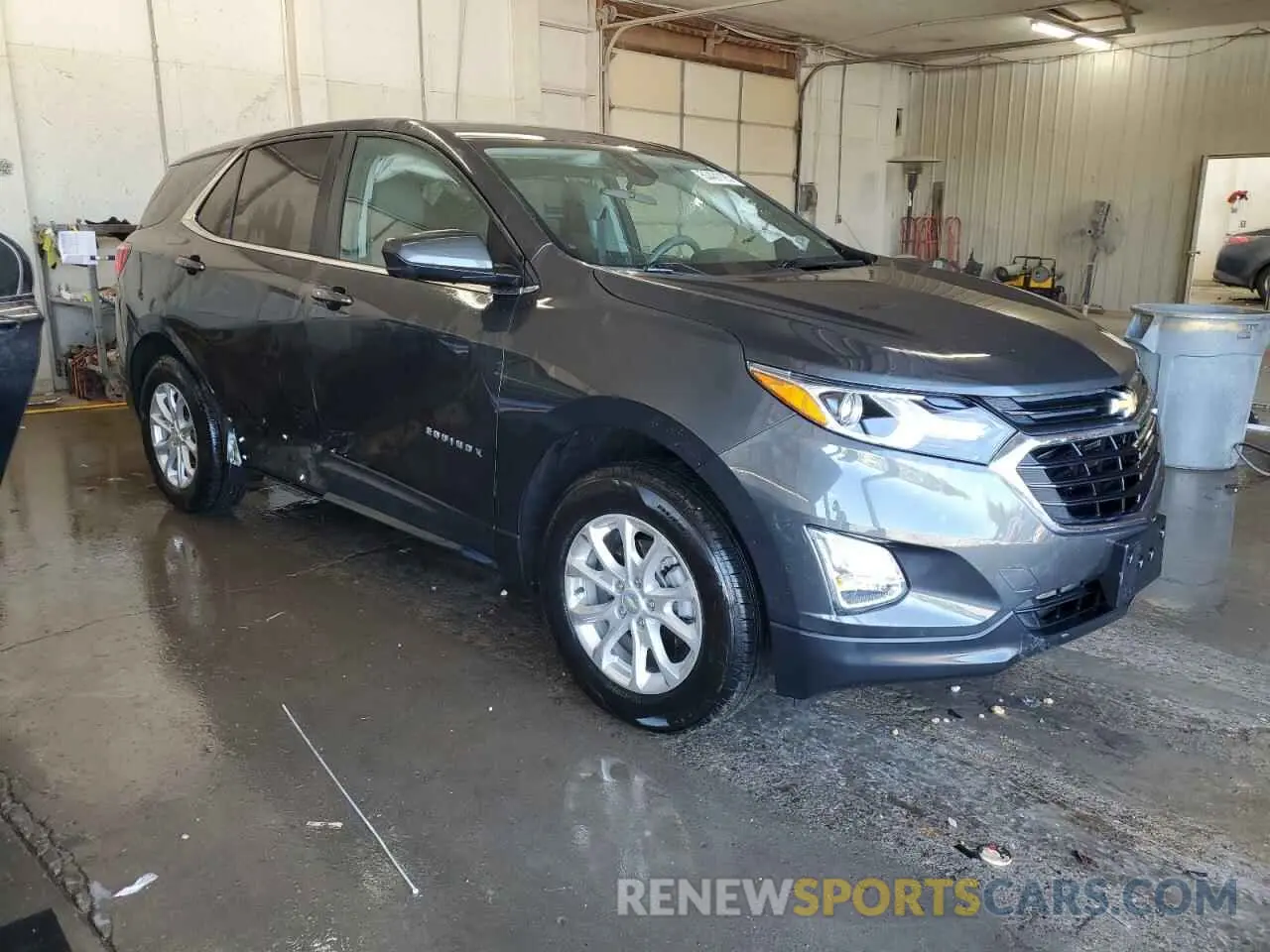 4 Photograph of a damaged car 2GNAXUEV1M6134368 CHEVROLET EQUINOX 2021