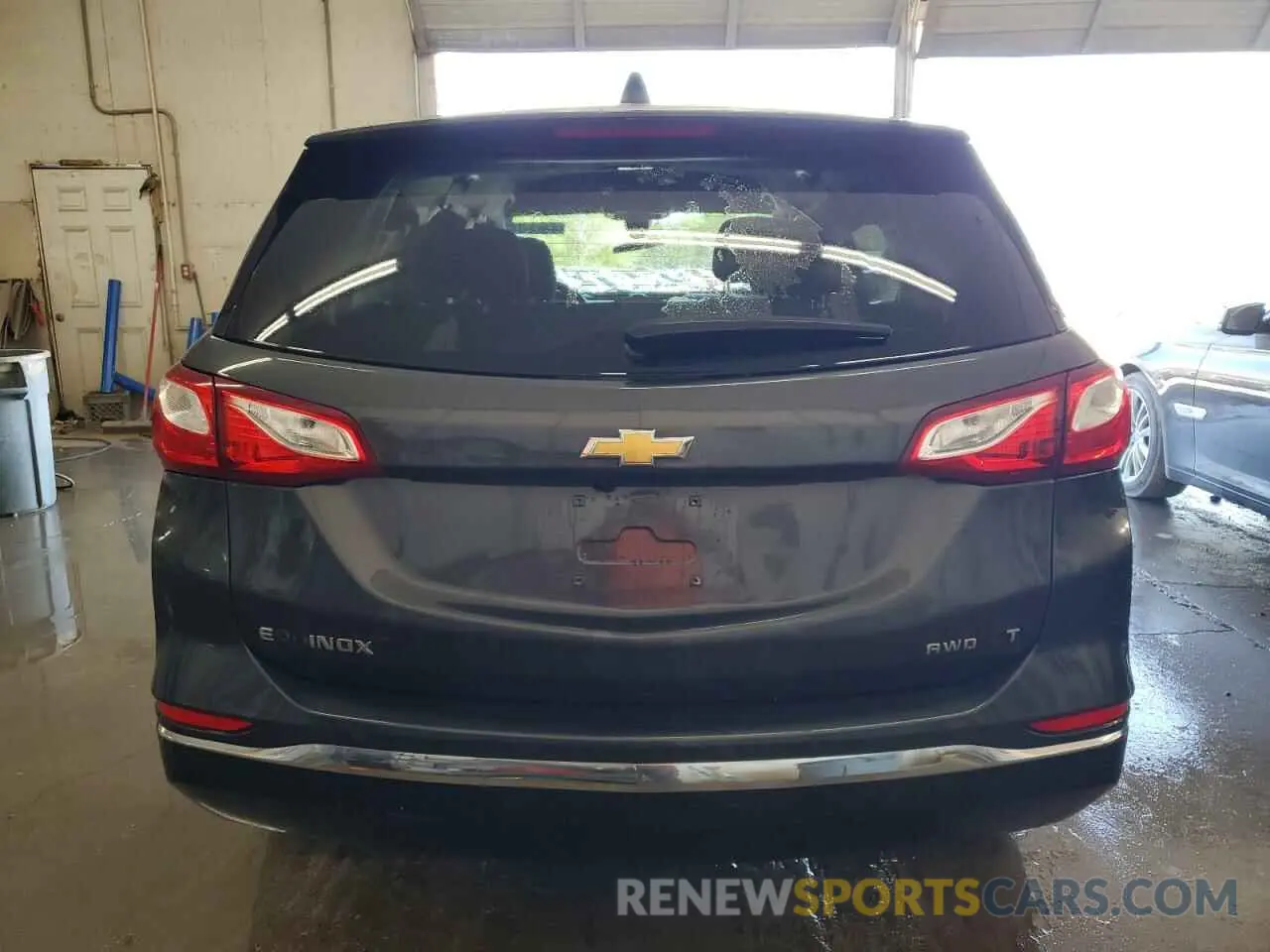 6 Photograph of a damaged car 2GNAXUEV1M6134368 CHEVROLET EQUINOX 2021