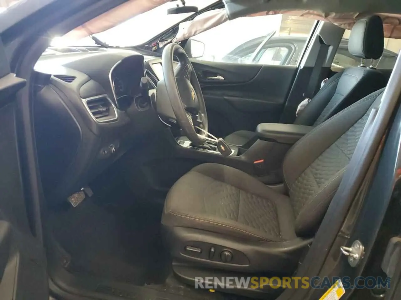 7 Photograph of a damaged car 2GNAXUEV1M6134368 CHEVROLET EQUINOX 2021