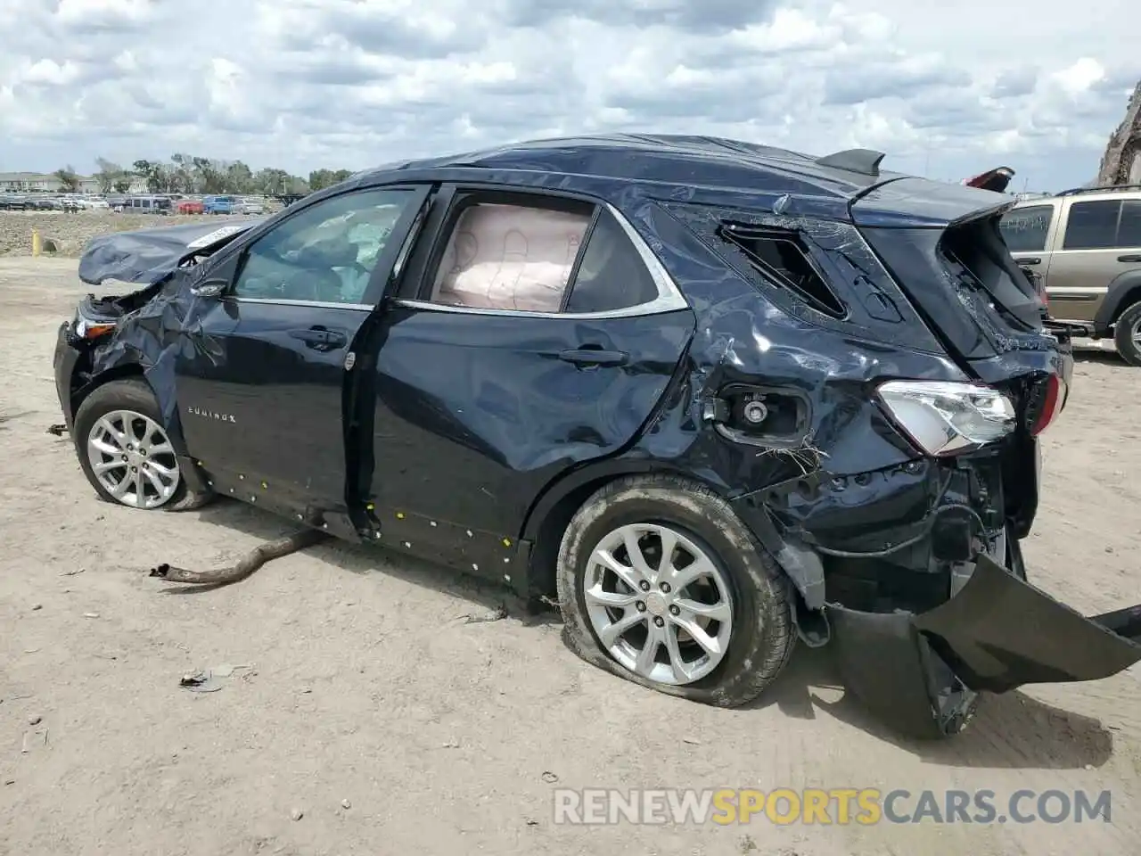 2 Photograph of a damaged car 2GNAXUEV2M6118664 CHEVROLET EQUINOX 2021