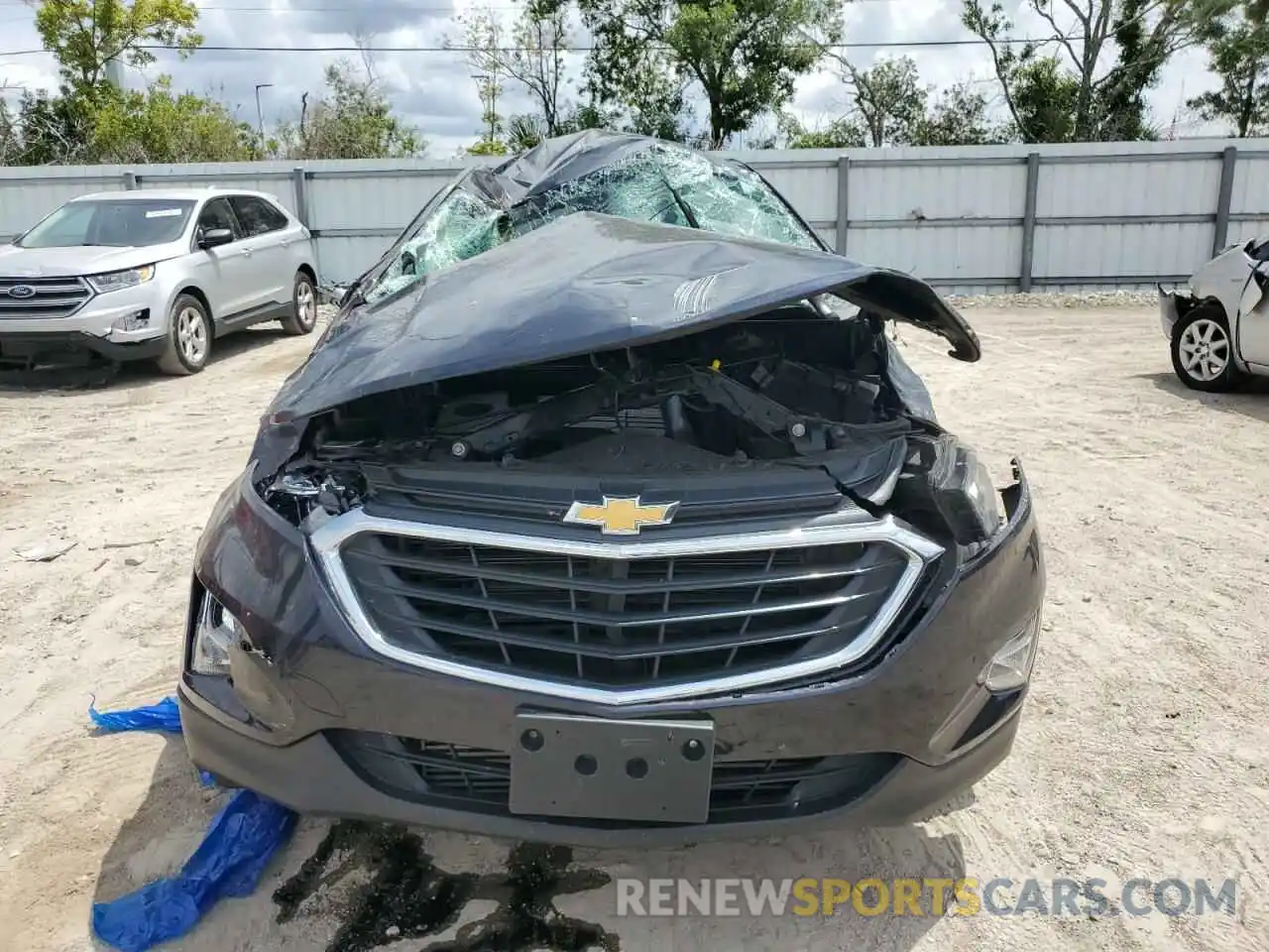 5 Photograph of a damaged car 2GNAXUEV2M6118664 CHEVROLET EQUINOX 2021