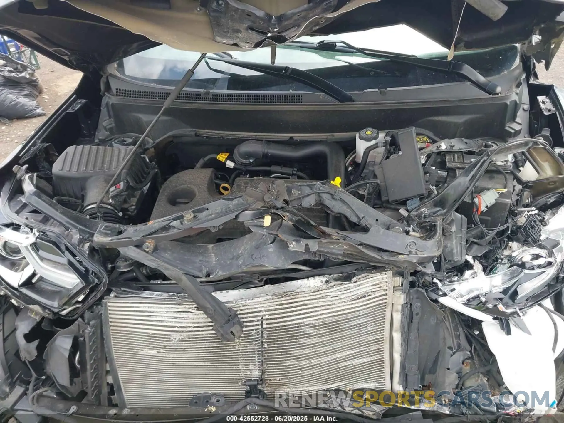 10 Photograph of a damaged car 2GNAXUEV2M6127574 CHEVROLET EQUINOX 2021