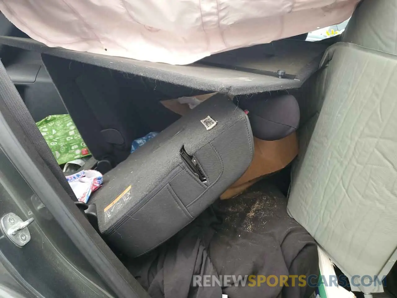 11 Photograph of a damaged car 2GNAXUEV2M6143032 CHEVROLET EQUINOX 2021
