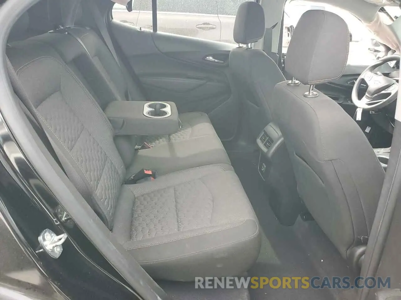 10 Photograph of a damaged car 2GNAXUEV2M6153270 CHEVROLET EQUINOX 2021