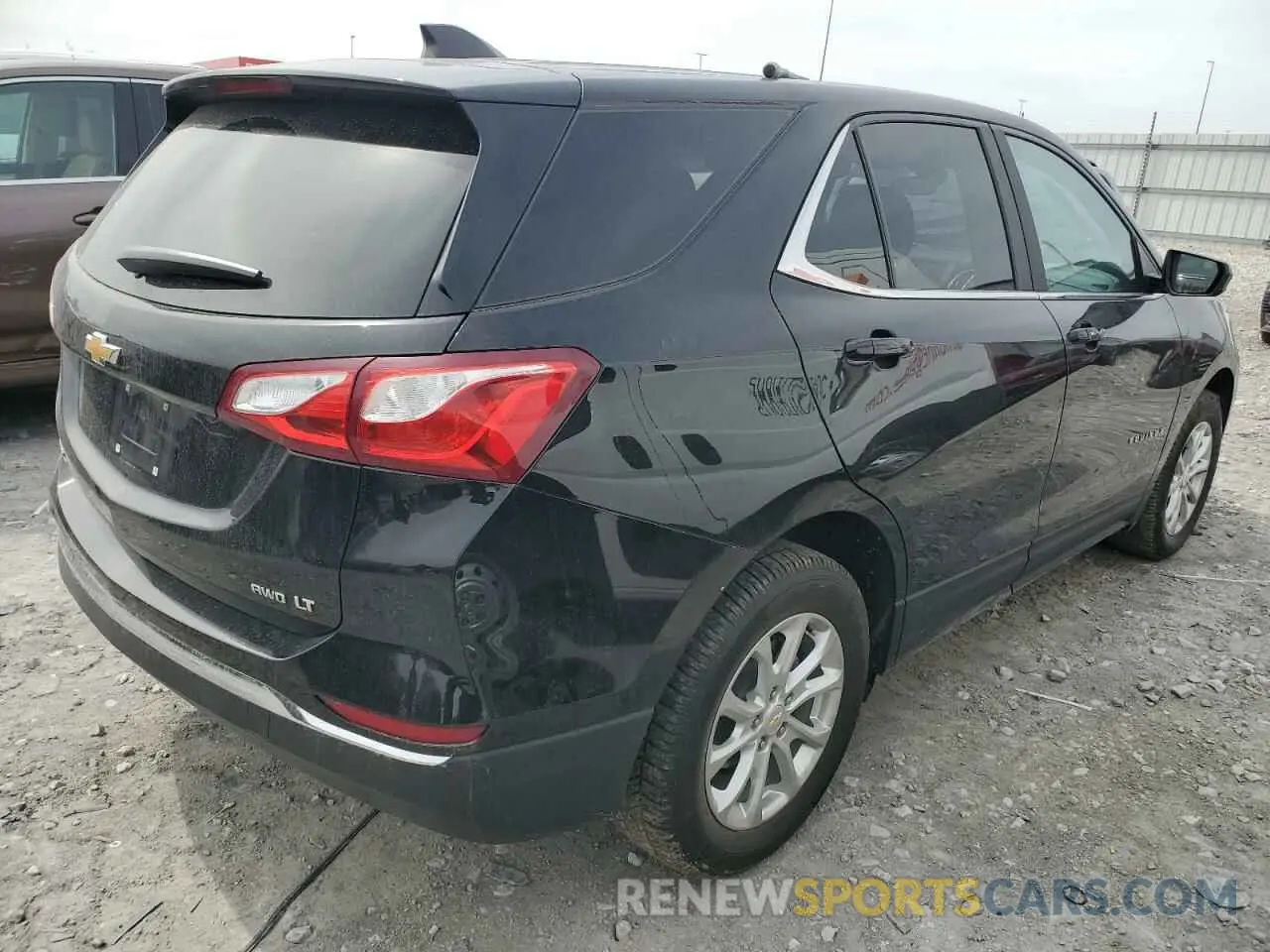 3 Photograph of a damaged car 2GNAXUEV2M6153270 CHEVROLET EQUINOX 2021