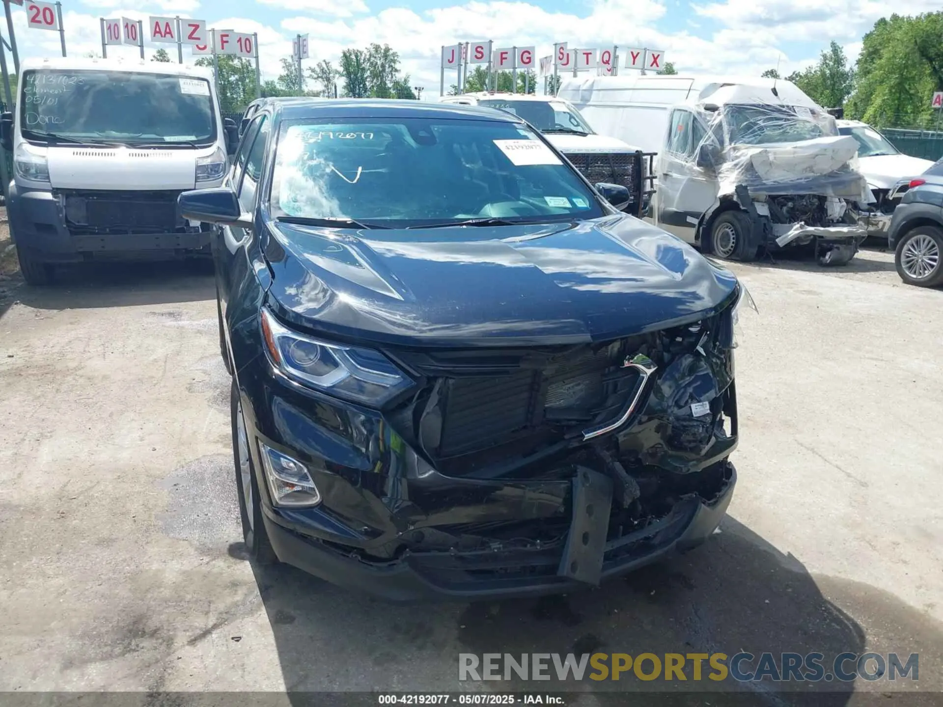 12 Photograph of a damaged car 2GNAXUEV3M6113263 CHEVROLET EQUINOX 2021